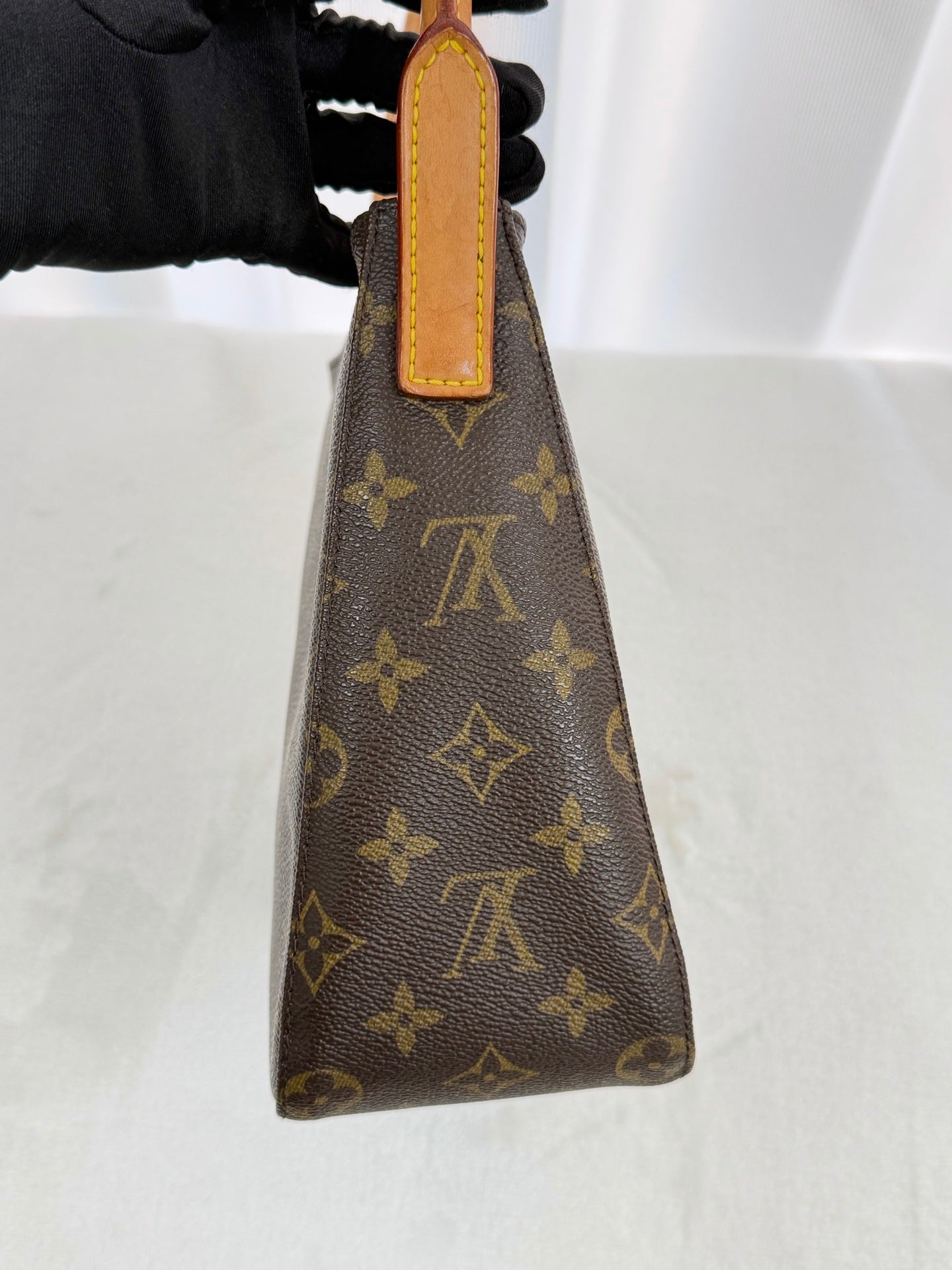 LOUIS VUITTON Monogram Looping MM