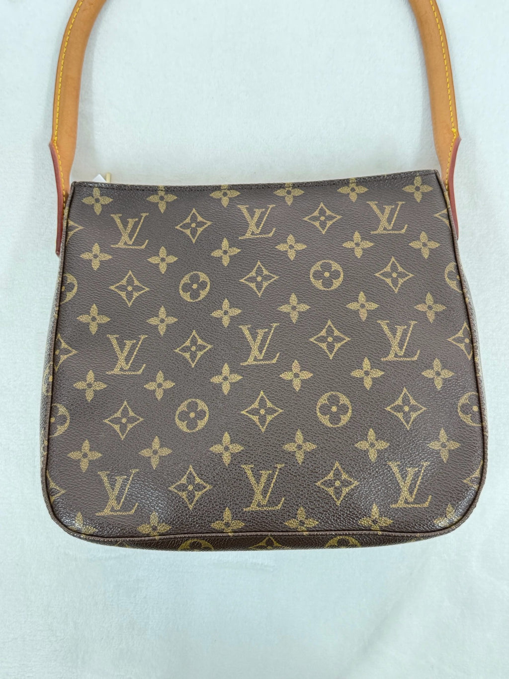 LOUIS VUITTON Monogram Looping MM