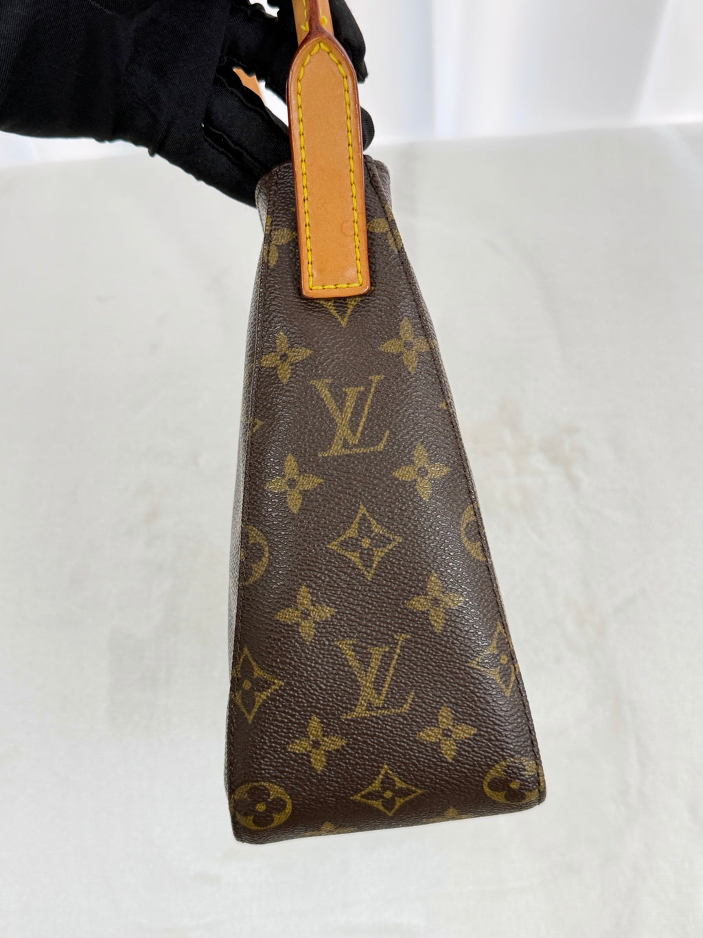 LOUIS VUITTON Monogram Looping MM