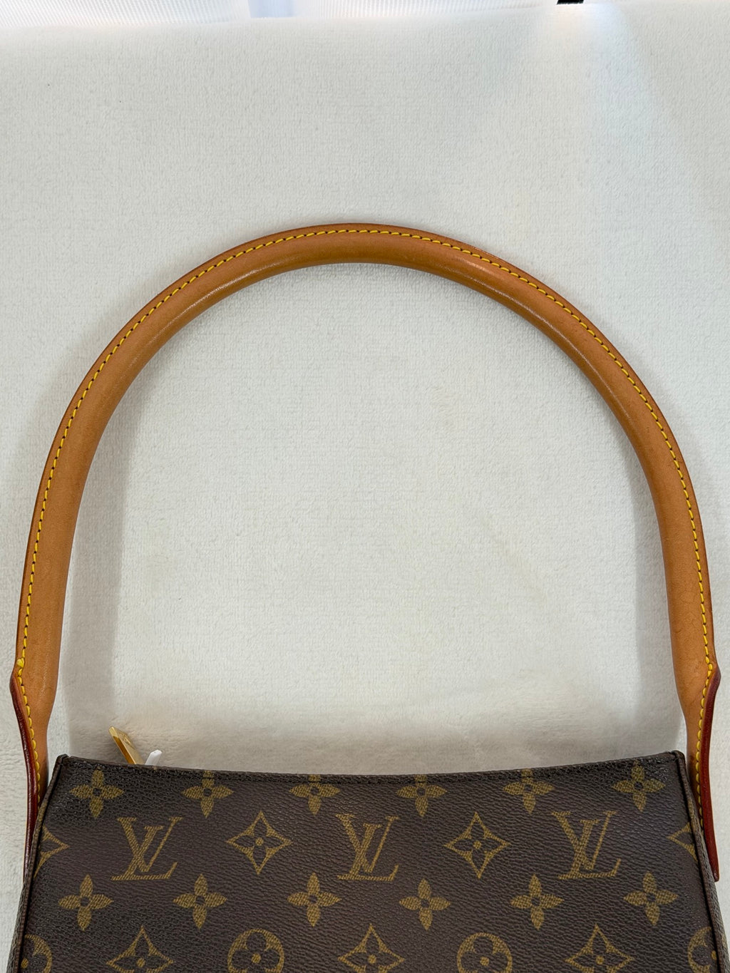 LOUIS VUITTON Monogram Looping MM