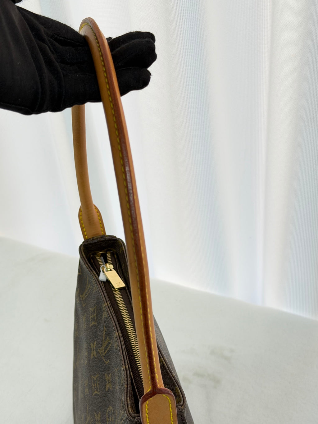 LOUIS VUITTON Monogram Looping MM
