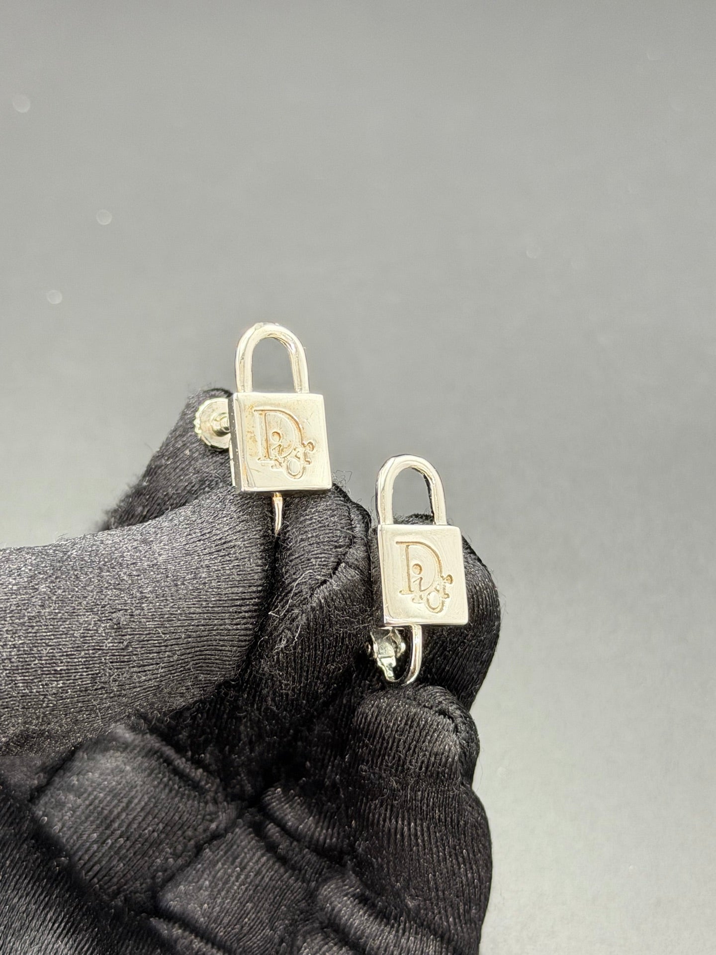 CHRISTIAN DIOR Logo Lock Earring Clip