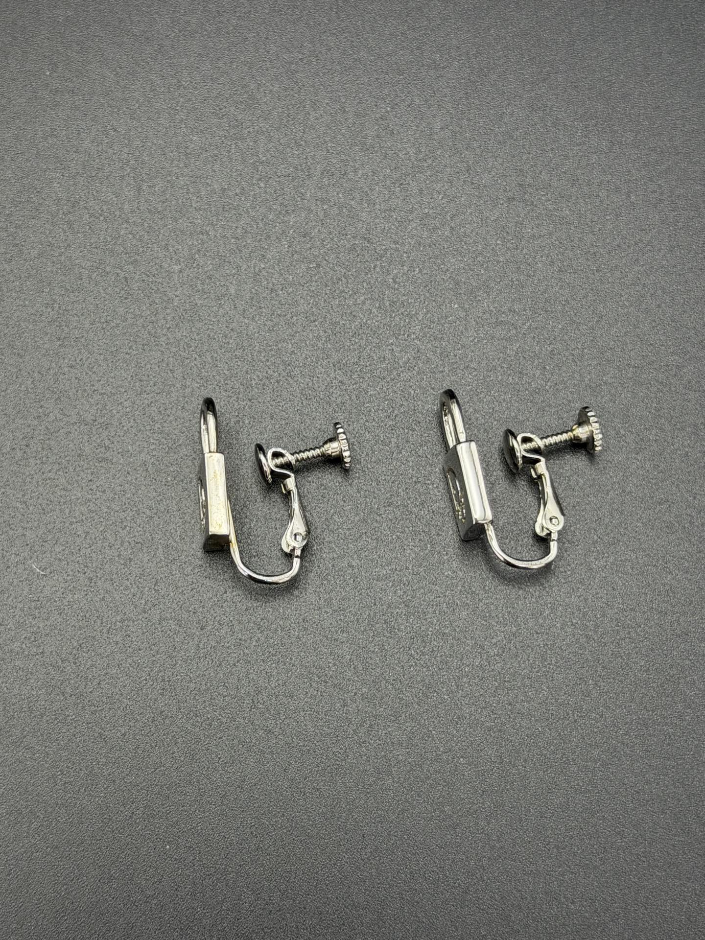 CHRISTIAN DIOR Logo Lock Earring Clip