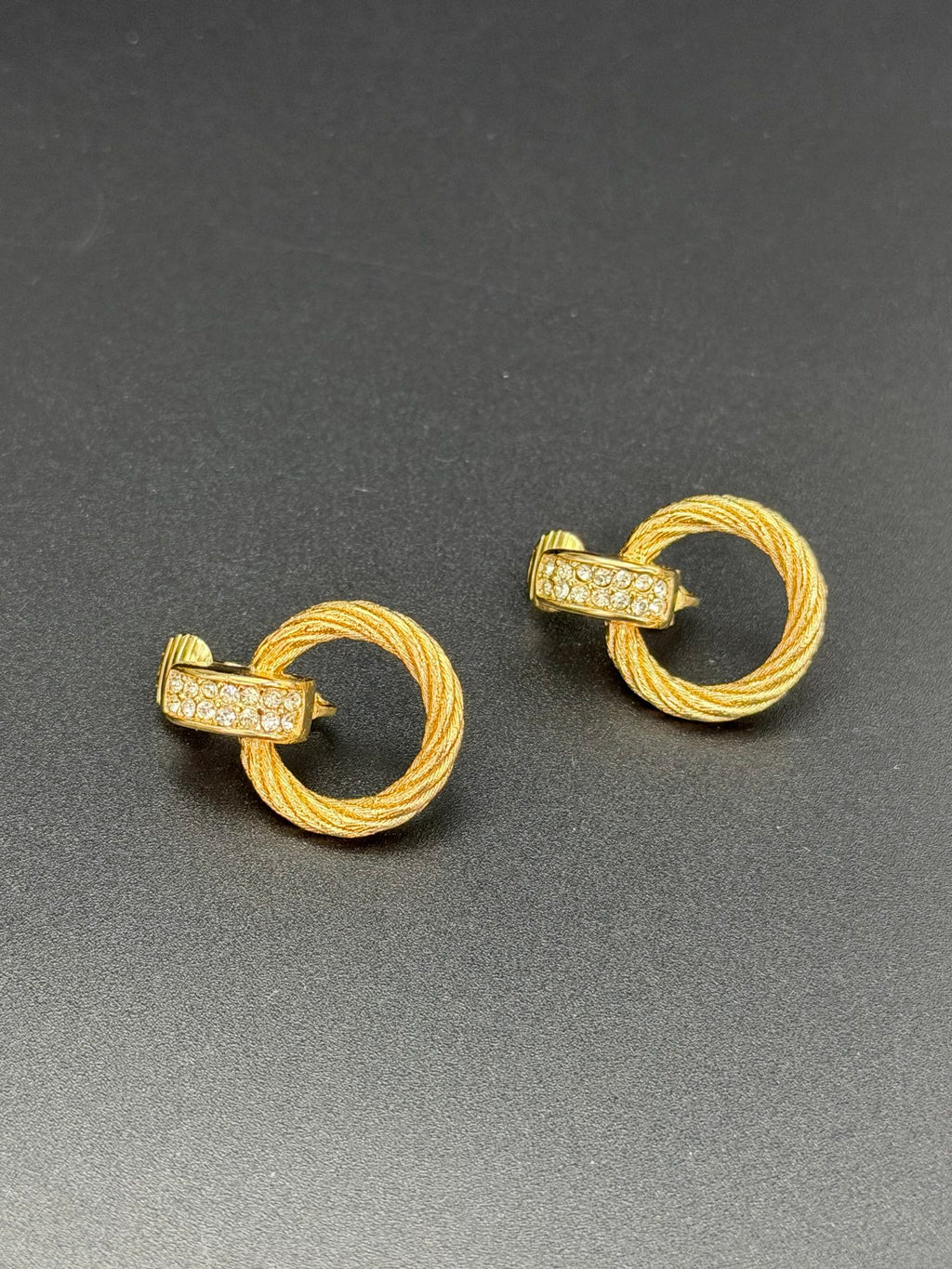 CHRISTIAN DIOR Circle Earring Clip