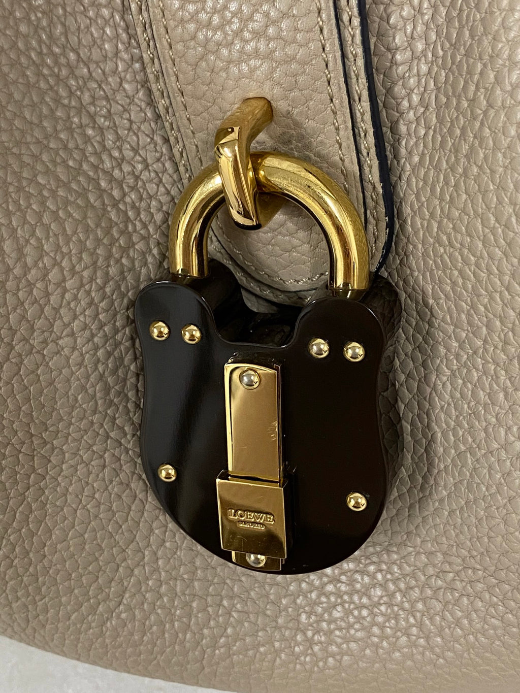 LOEWE Calle Hobobag