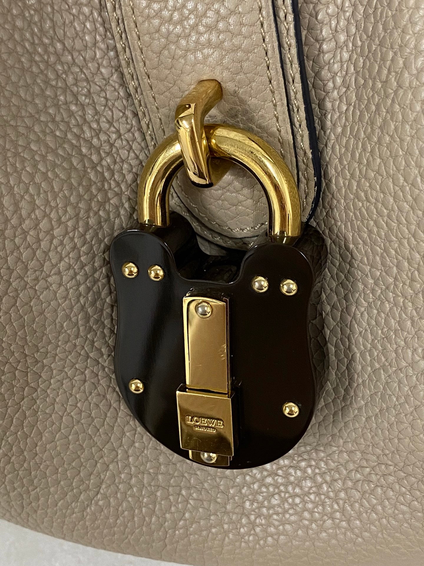 LOEWE Calle Hobobag