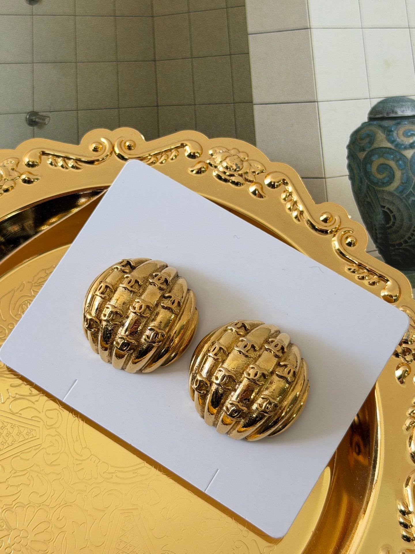CHANEL Mini Double-C logo Earring Clip