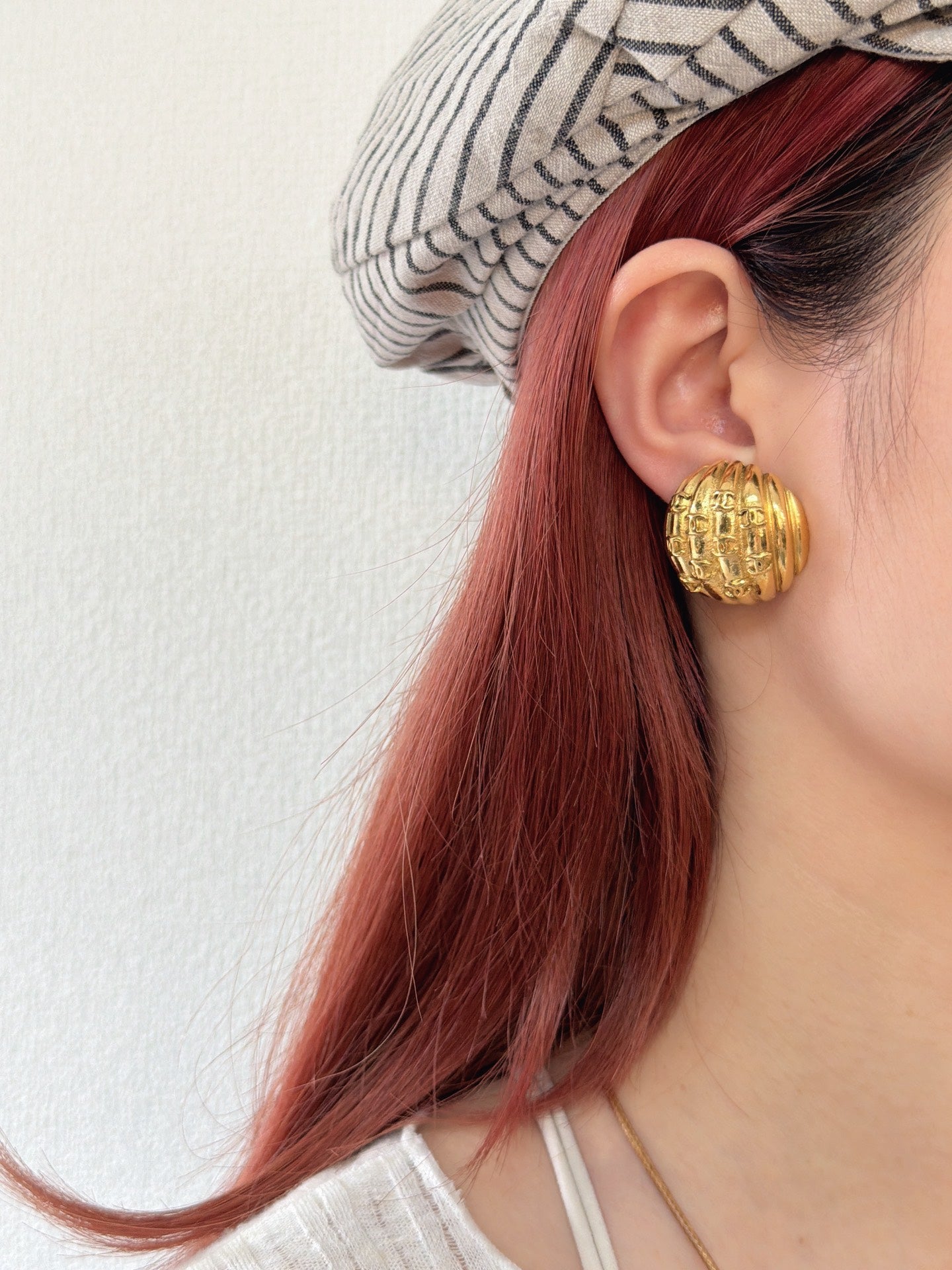 CHANEL Mini Double-C logo Earring Clip