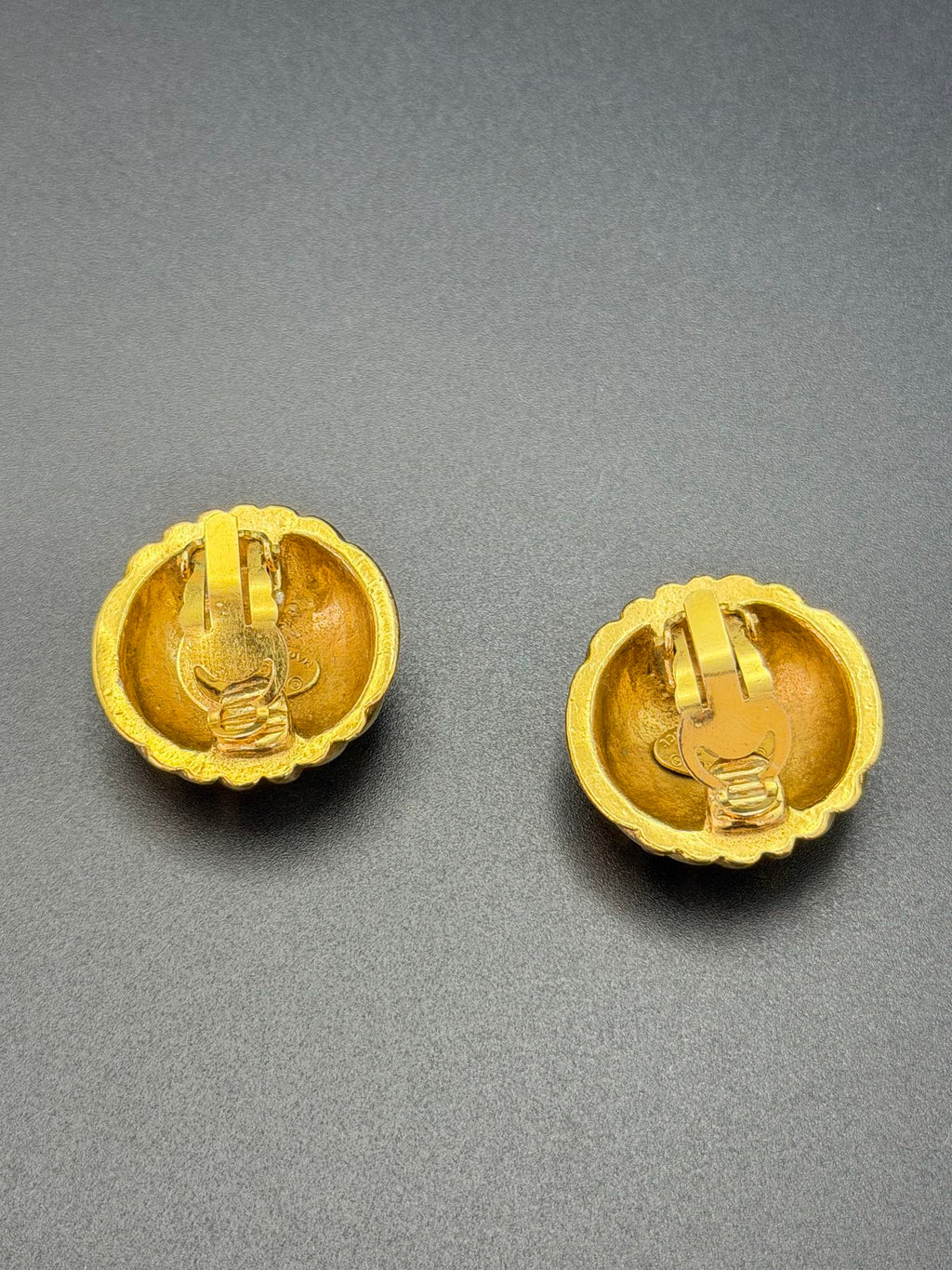 CHANEL Mini Double-C logo Earring Clip