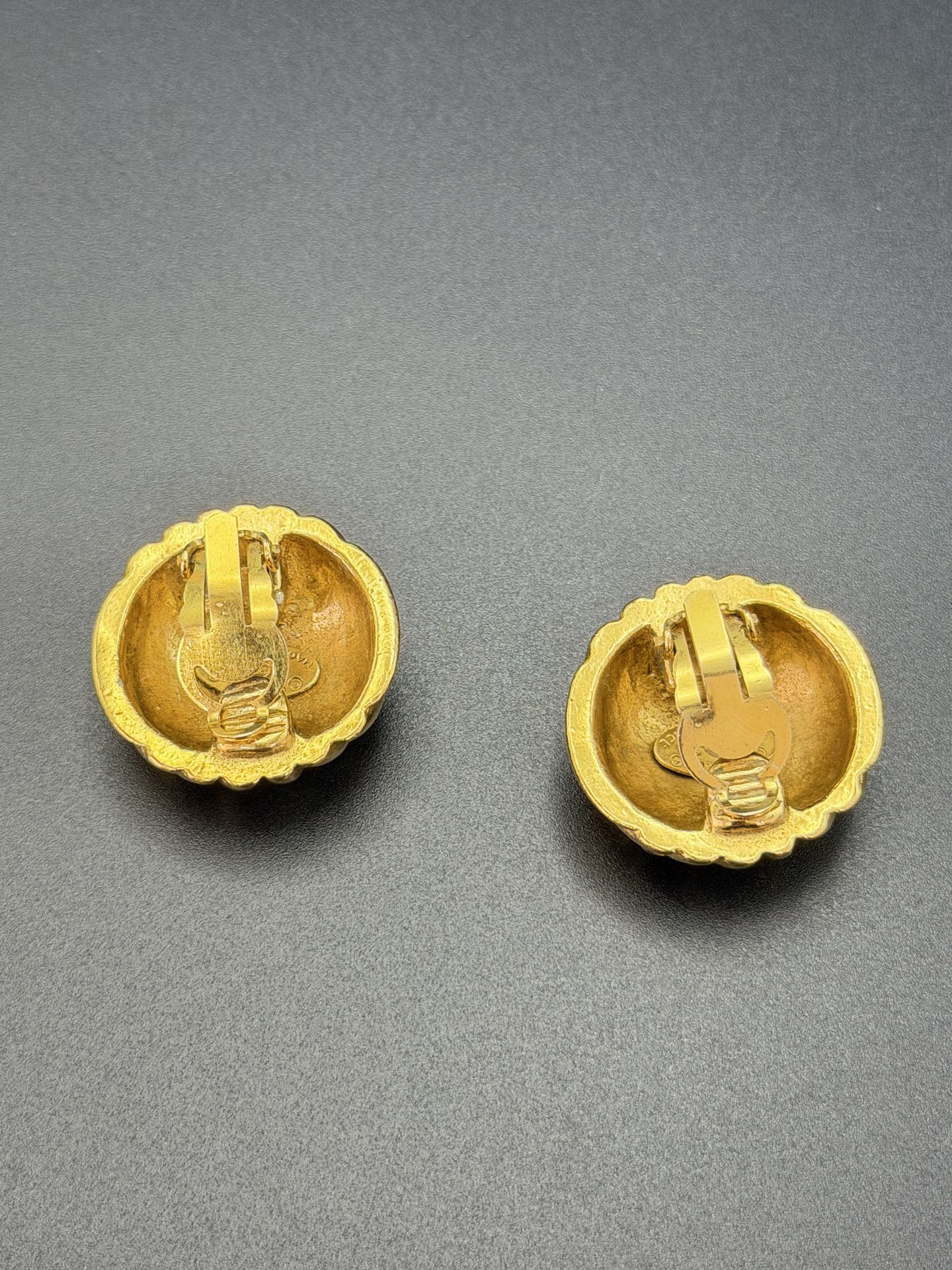CHANEL Mini Double-C logo Earring Clip