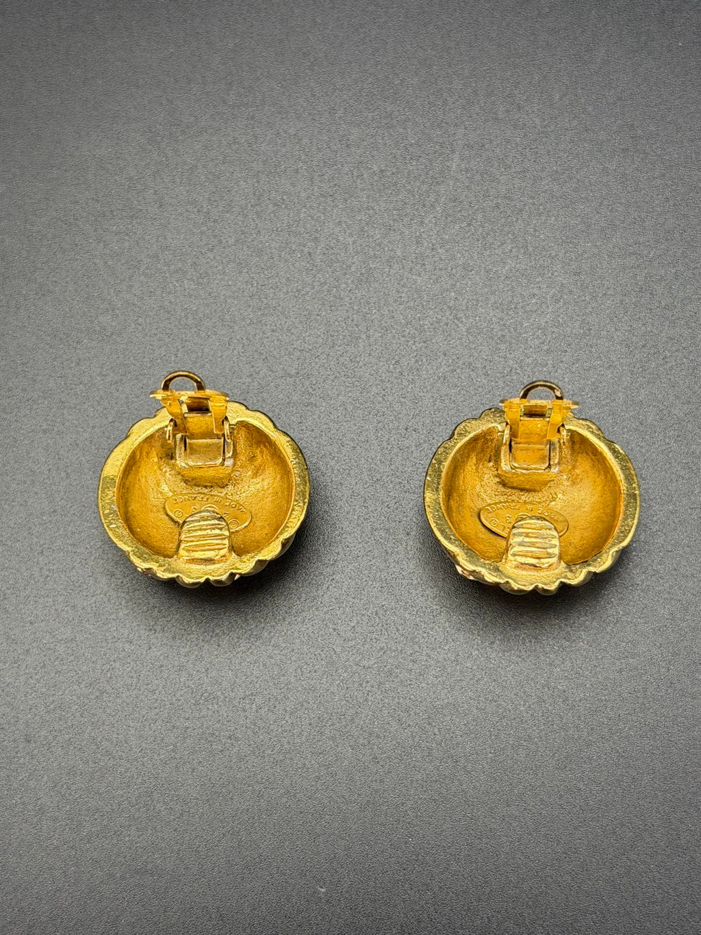 CHANEL Mini Double-C logo Earring Clip