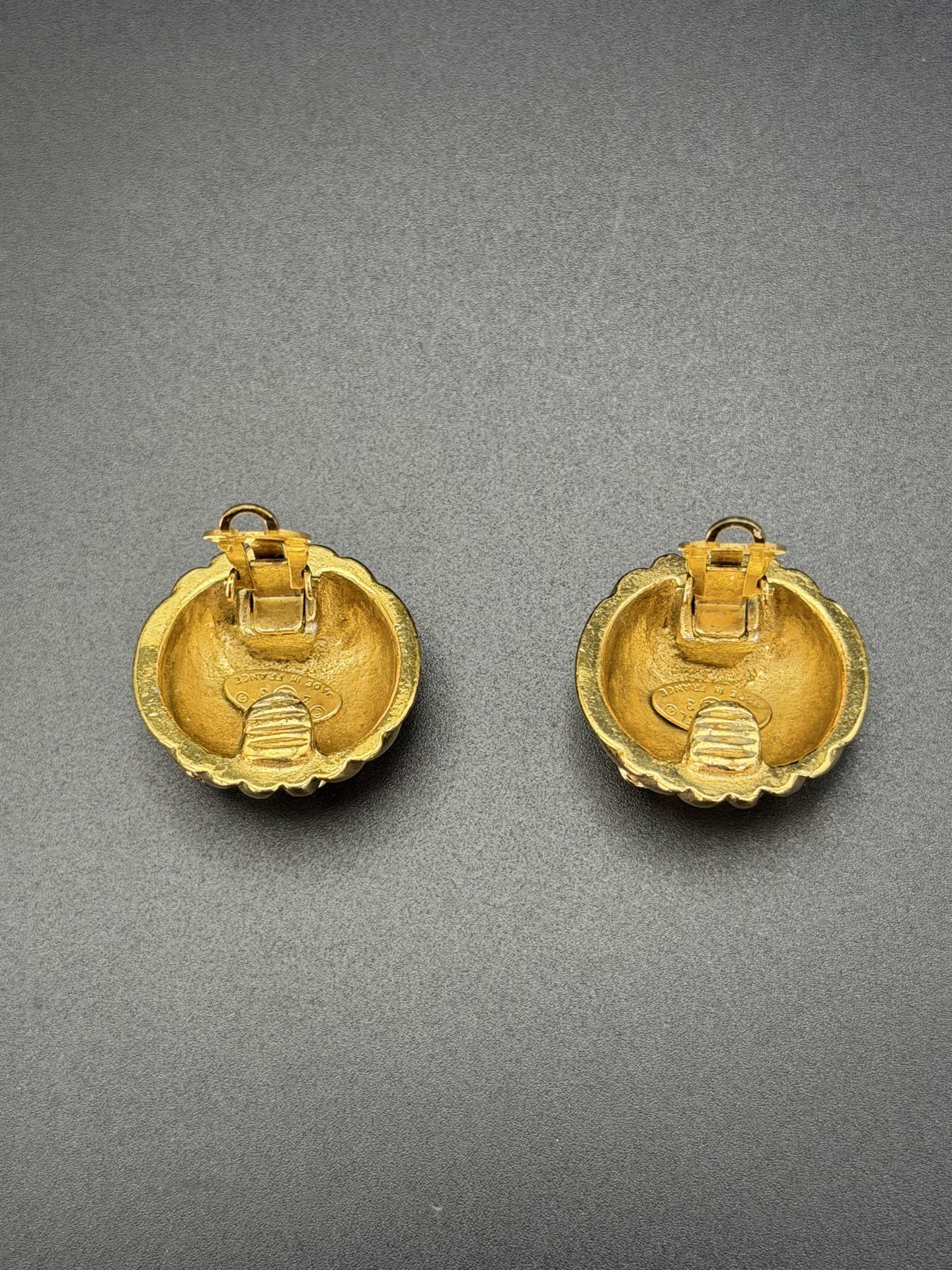 CHANEL Mini Double-C logo Earring Clip