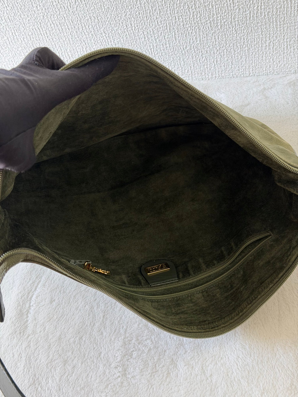 GUCCI Halfmoon Suded Shoulderbag