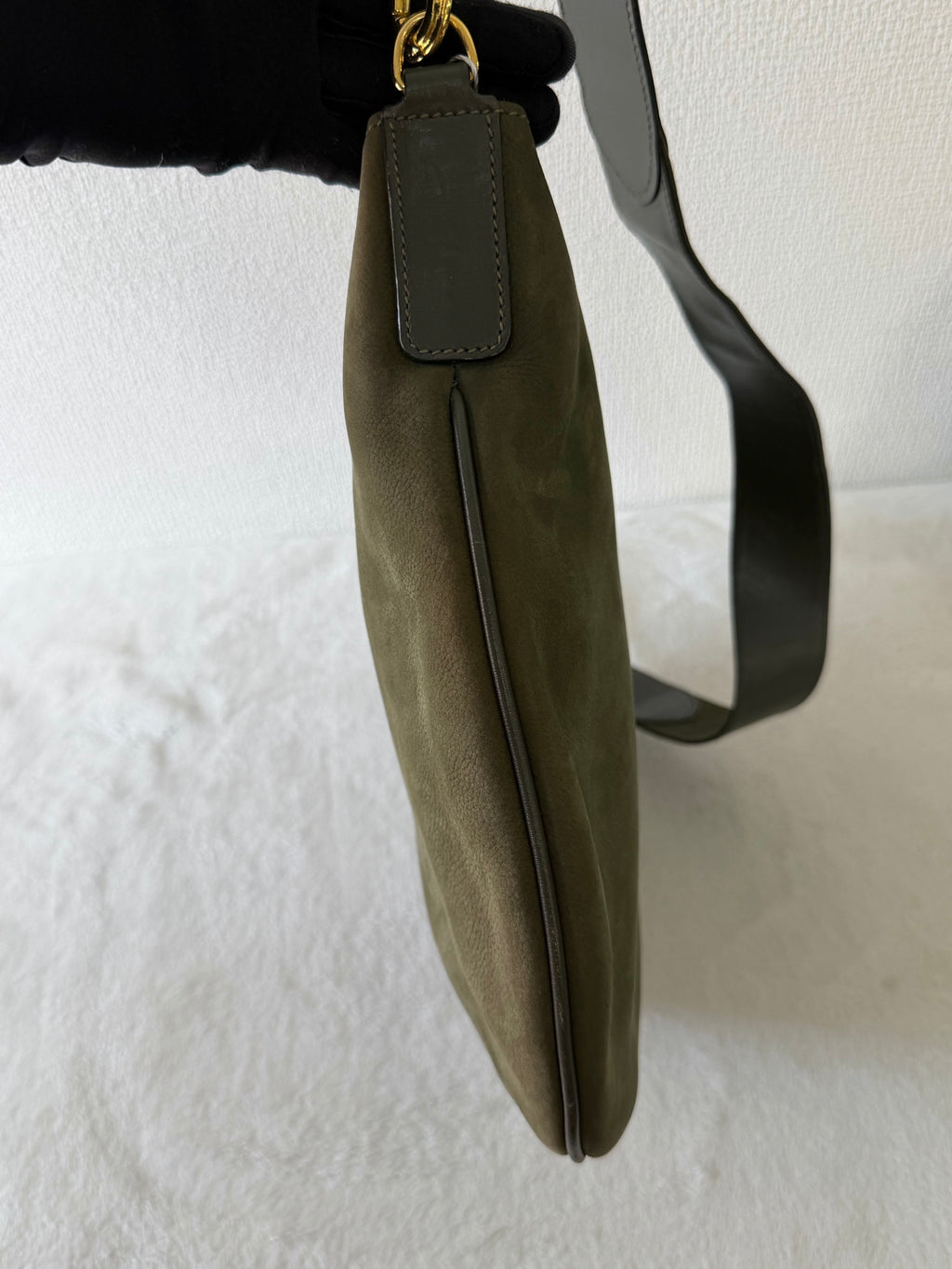 GUCCI Halfmoon Suded Shoulderbag