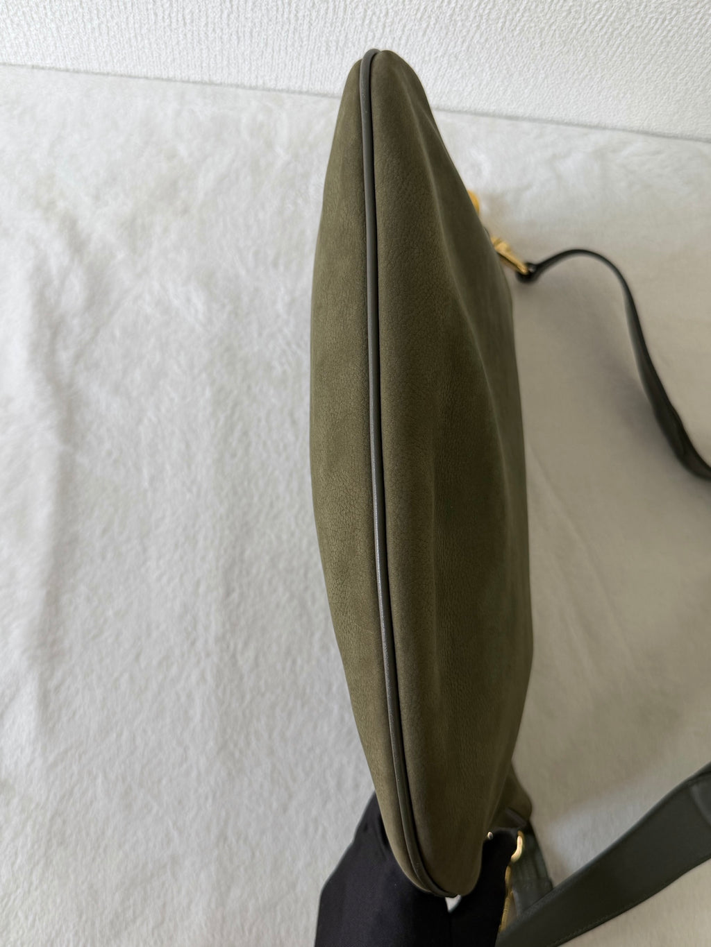 GUCCI Halfmoon Suded Shoulderbag