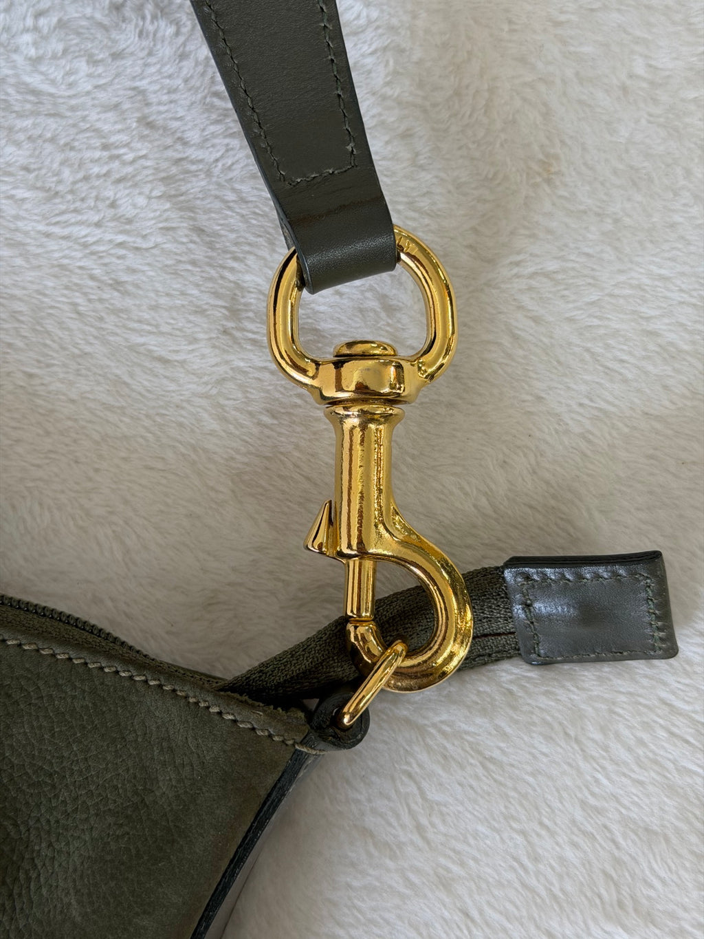GUCCI Halfmoon Suded Shoulderbag