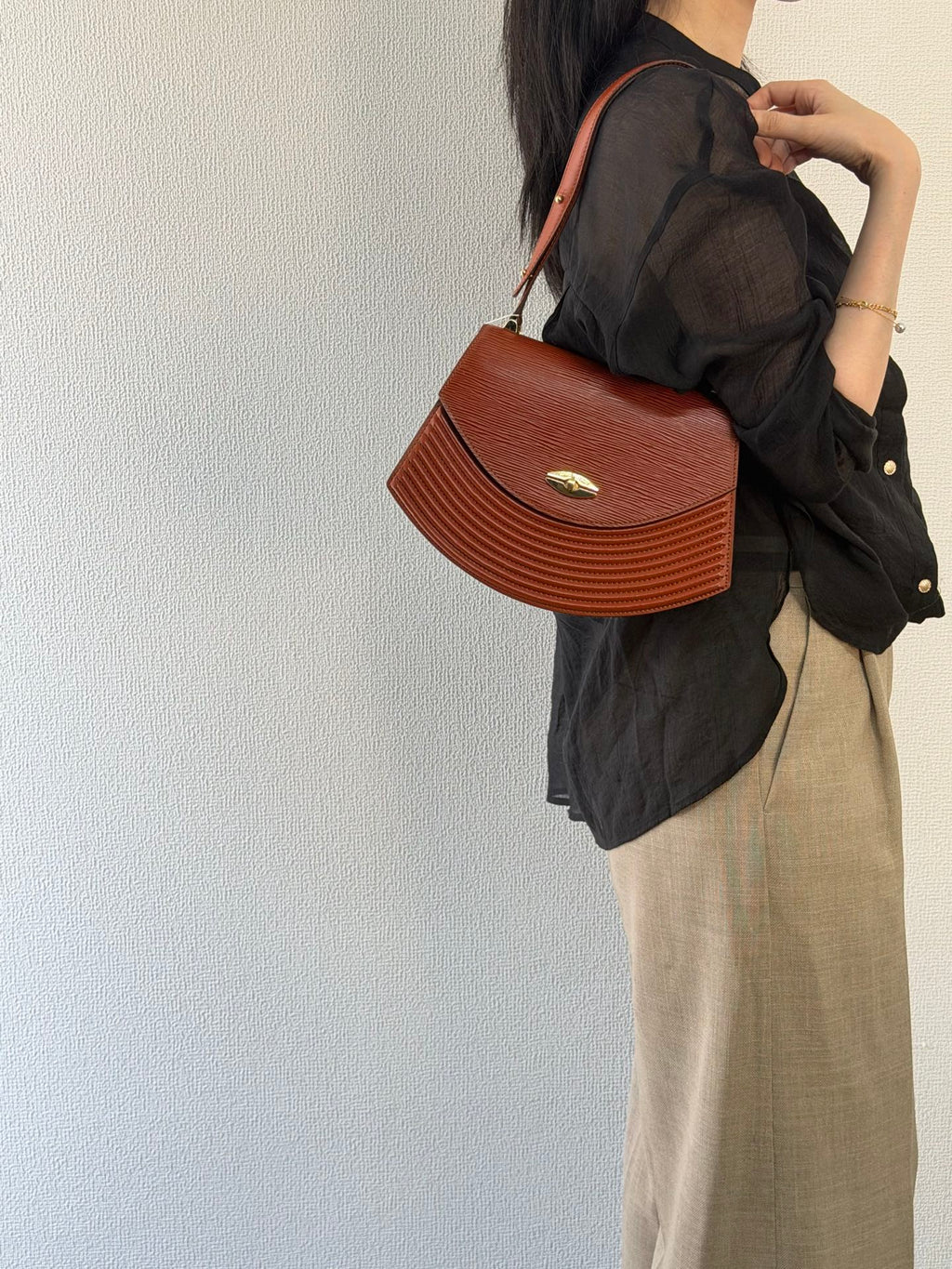 LOUIS VUITTON Epi Halfmoon Shoulderbag
