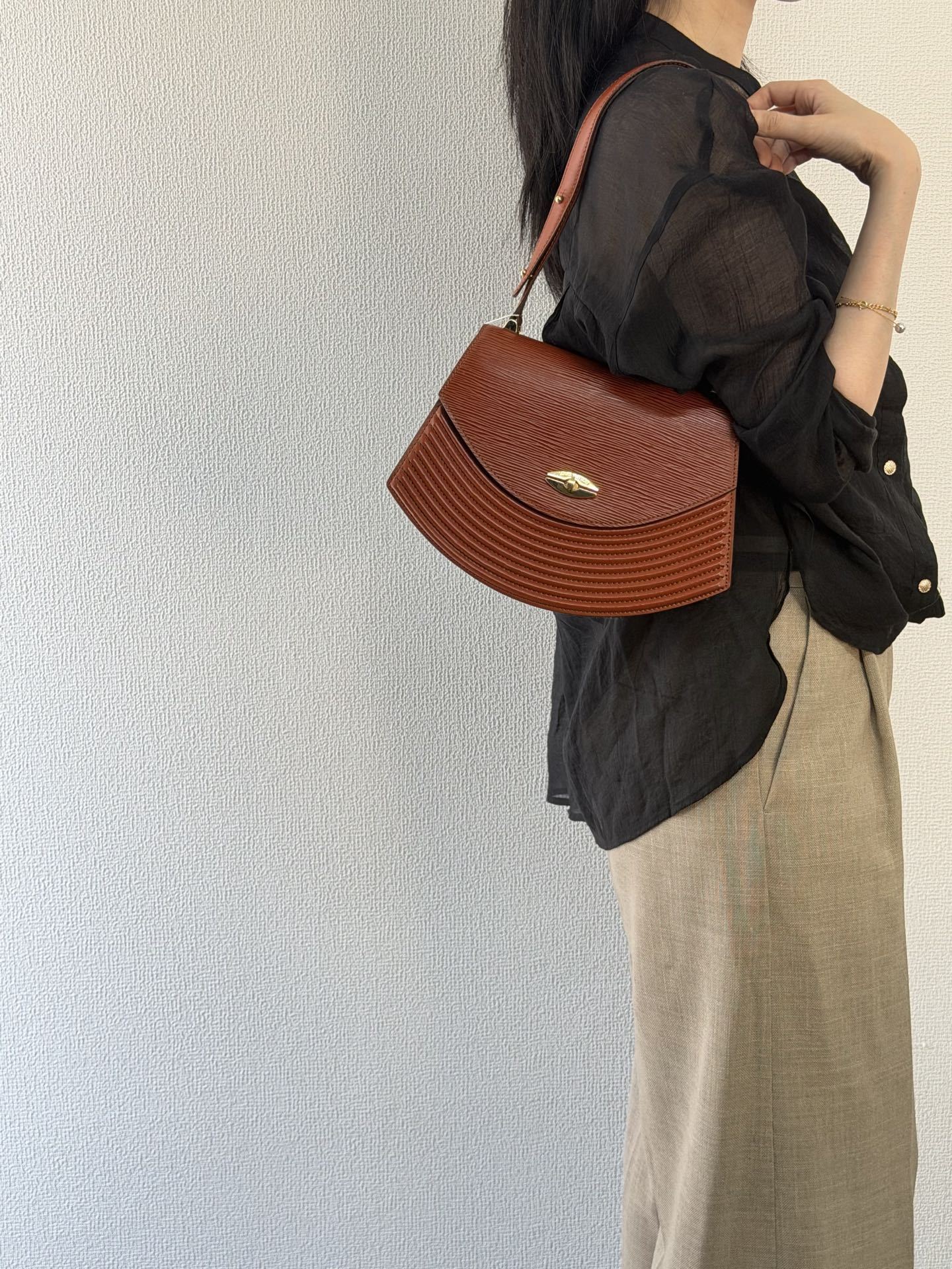 LOUIS VUITTON Epi Halfmoon Shoulderbag