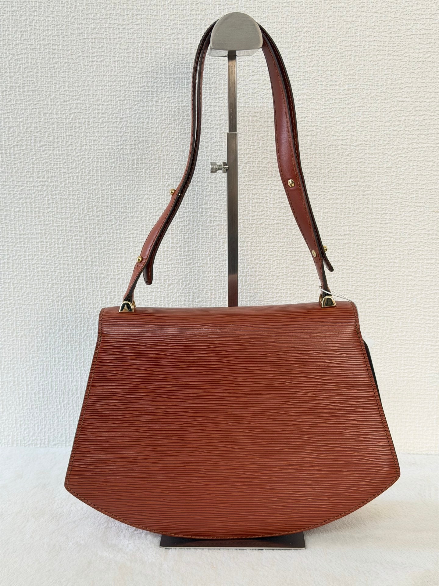 LOUIS VUITTON Epi Halfmoon Shoulderbag