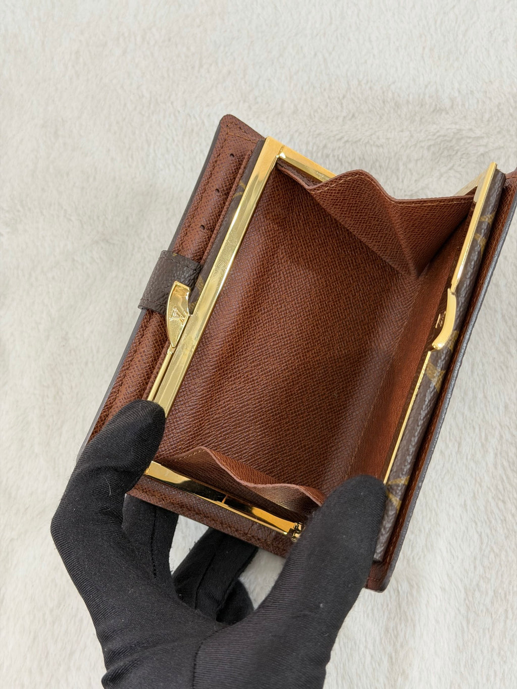LOUIS VUITTON Monogram Bifold Wallet