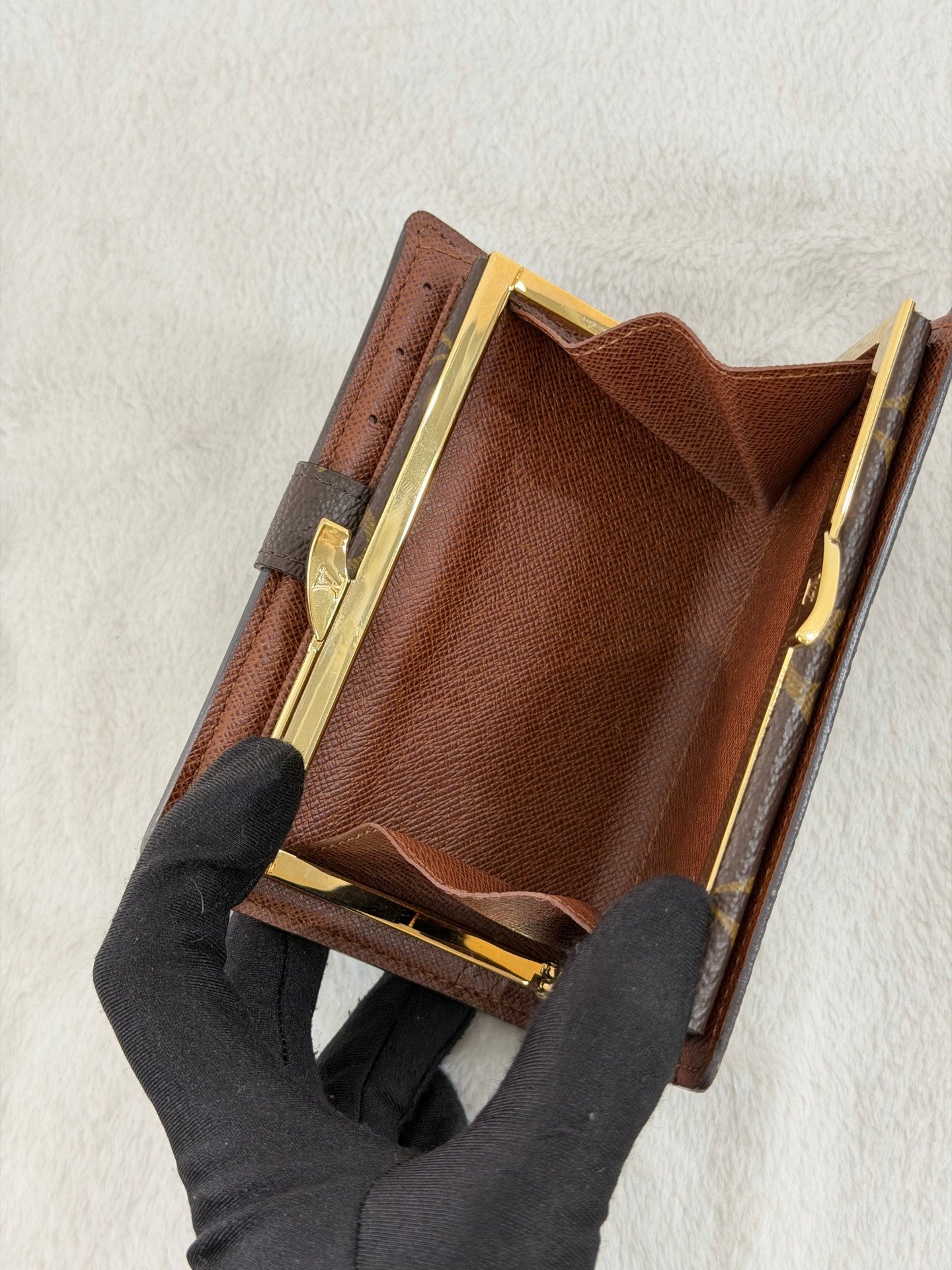 LOUIS VUITTON Monogram Bifold Wallet