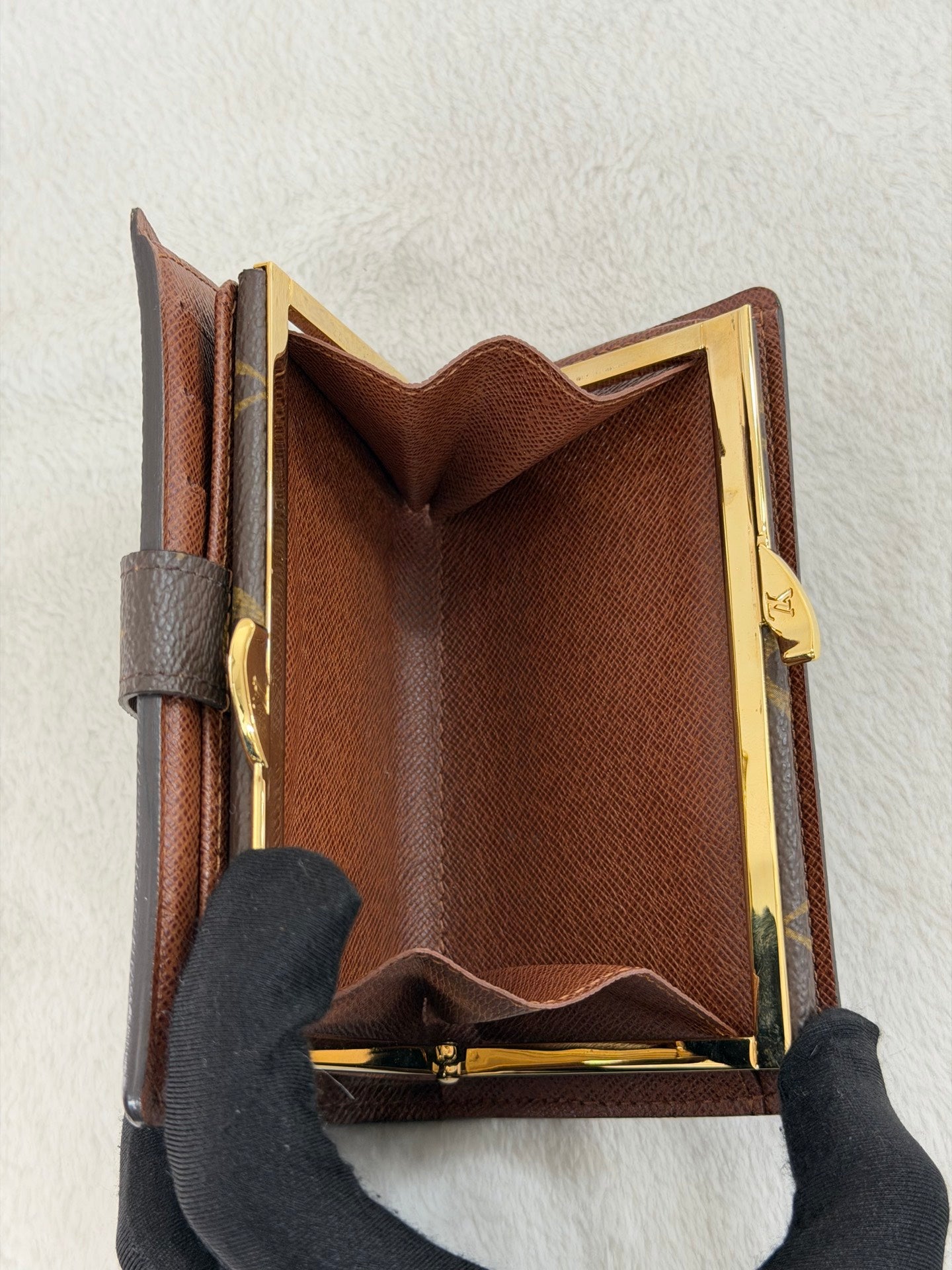 LOUIS VUITTON Monogram Bifold Wallet
