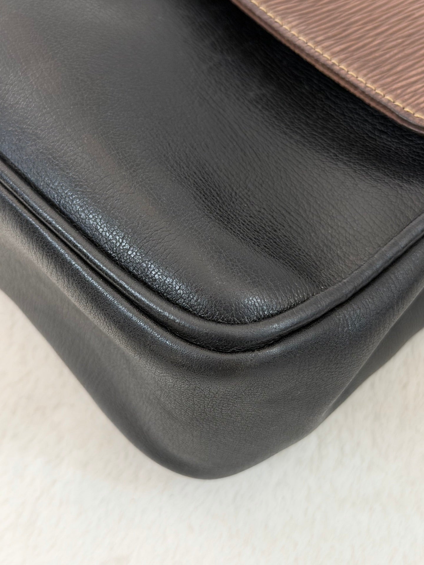 LOEWE Velázquez Massenger Shoulderbag