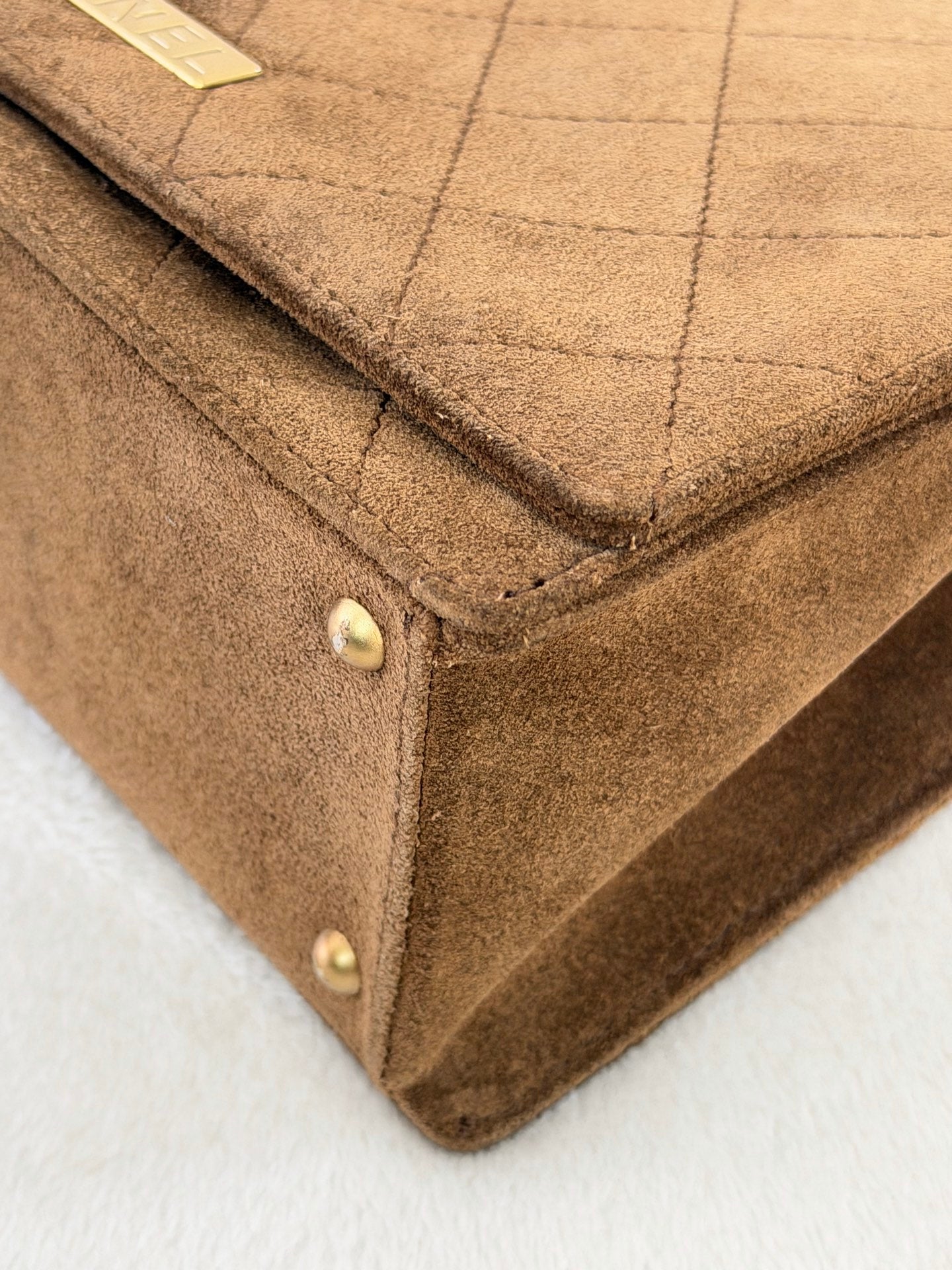 CHANEL Quilted Suede Shoulderbag