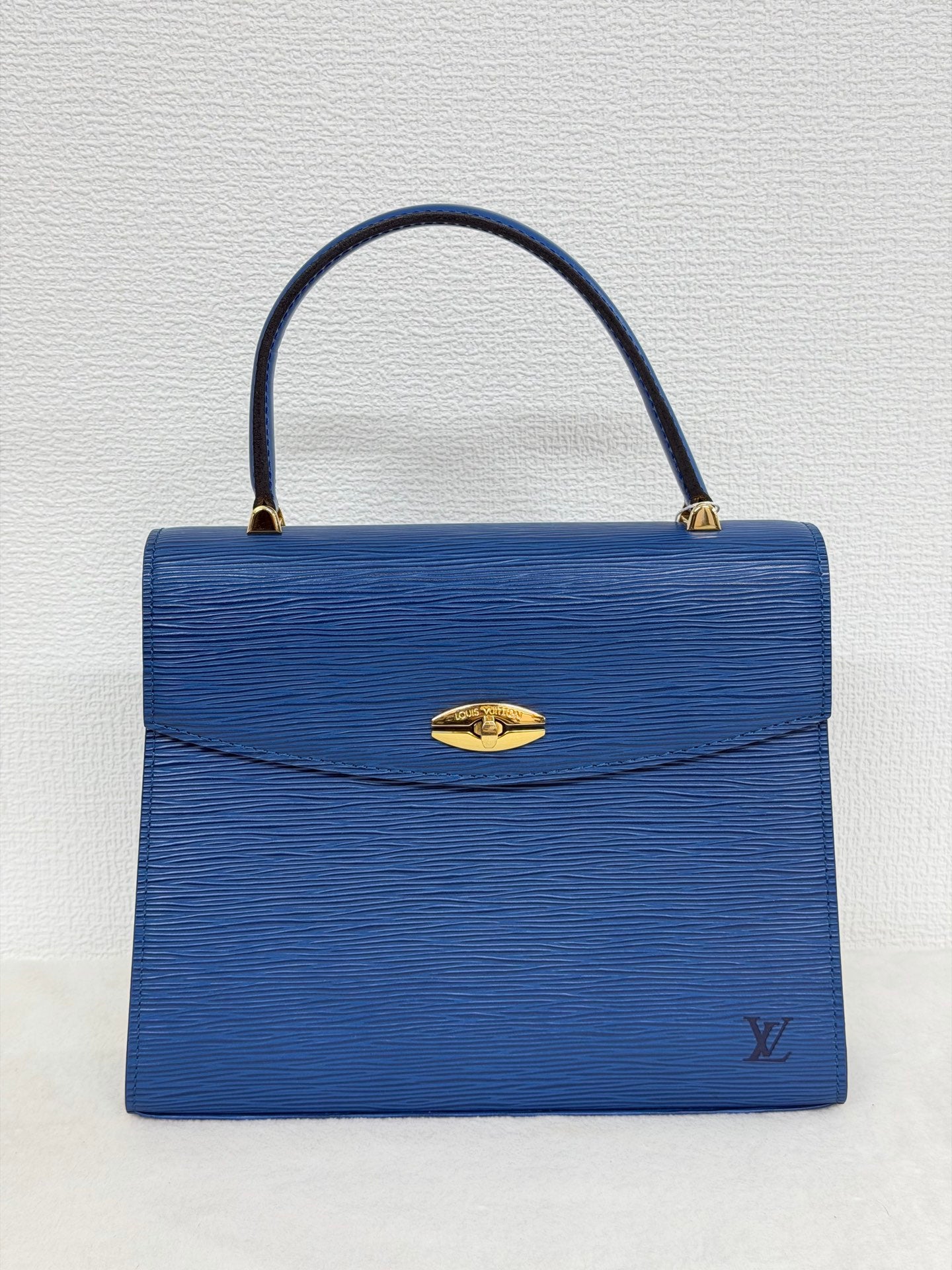 Louis Vuitton Epi Leather Kelly Handbag