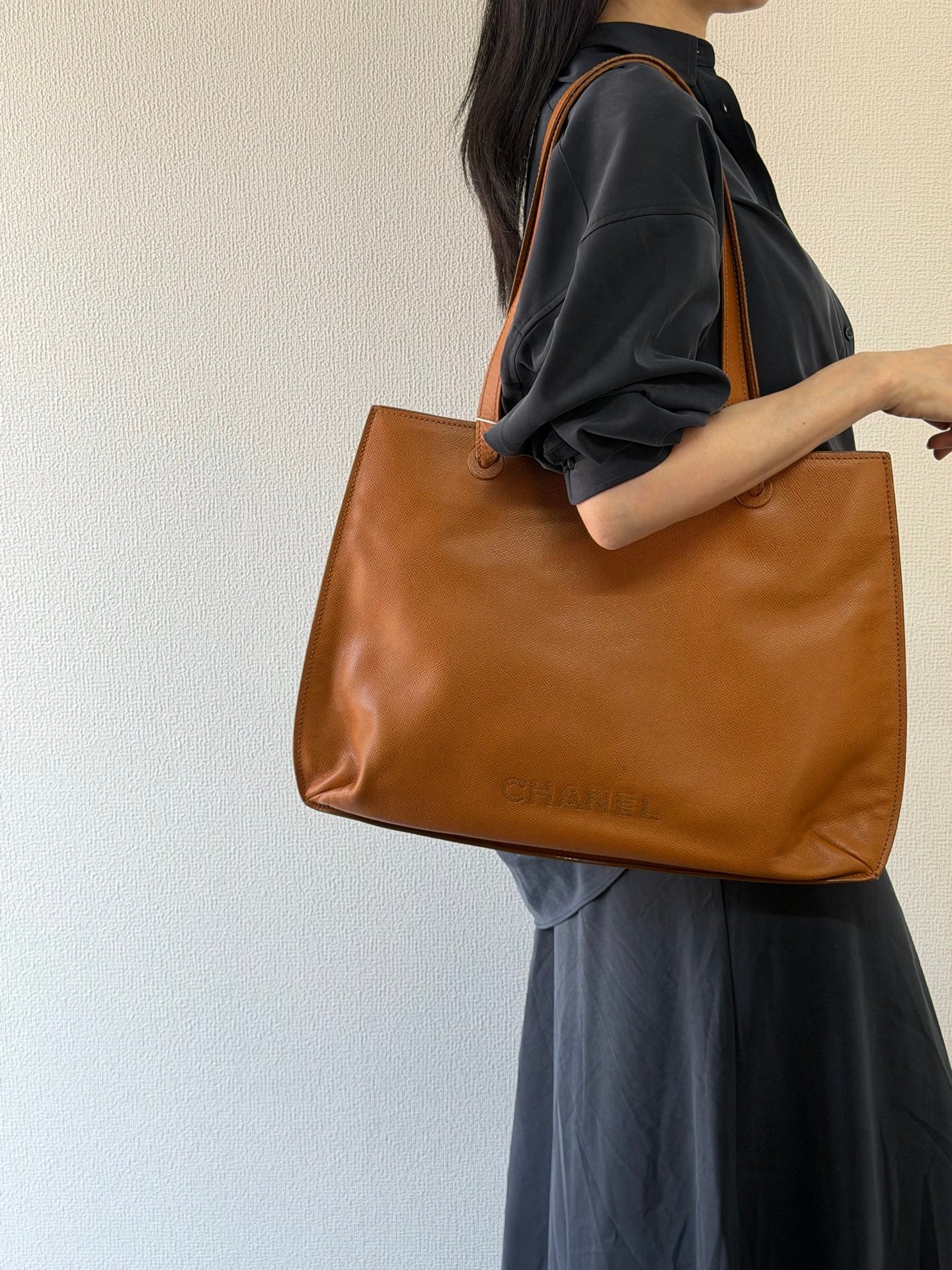 CHANEL Logo Shoulder Tote Caviar Whiskey British Tan Leather Authentic