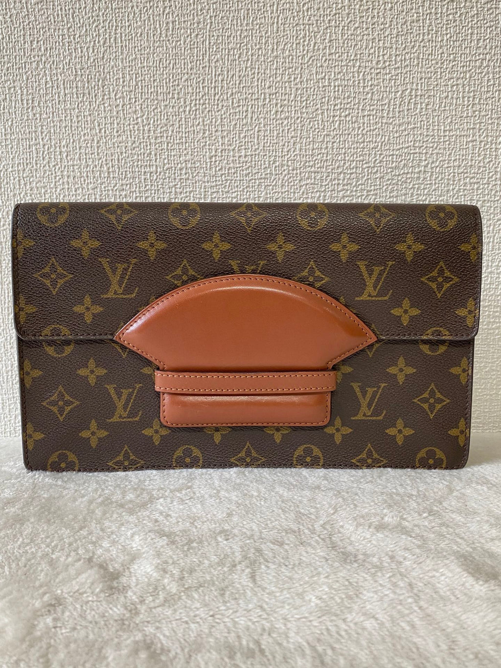 Louis Vuitton Chaillot Clutch