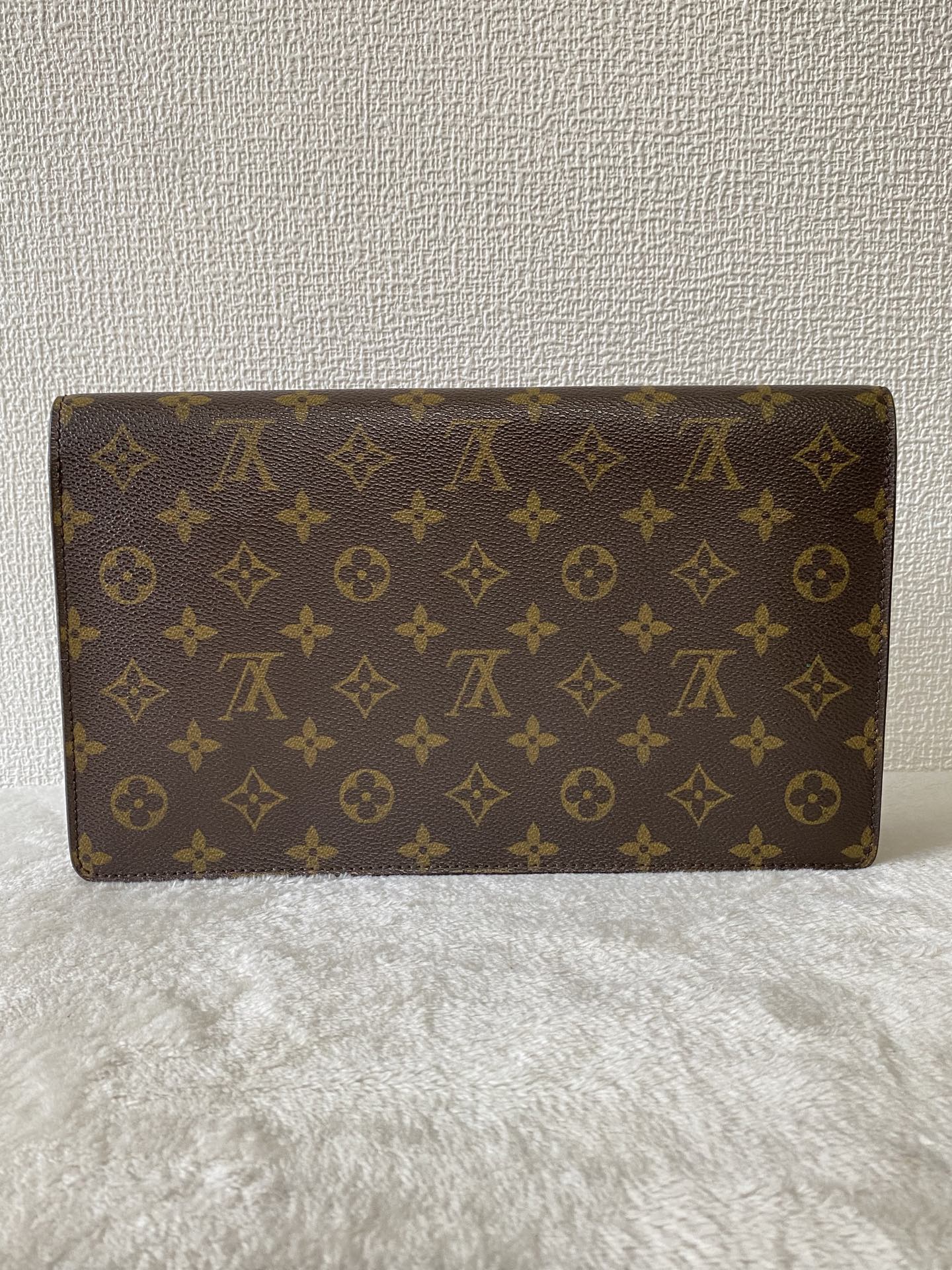 Louis Vuitton Chaillot Clutch