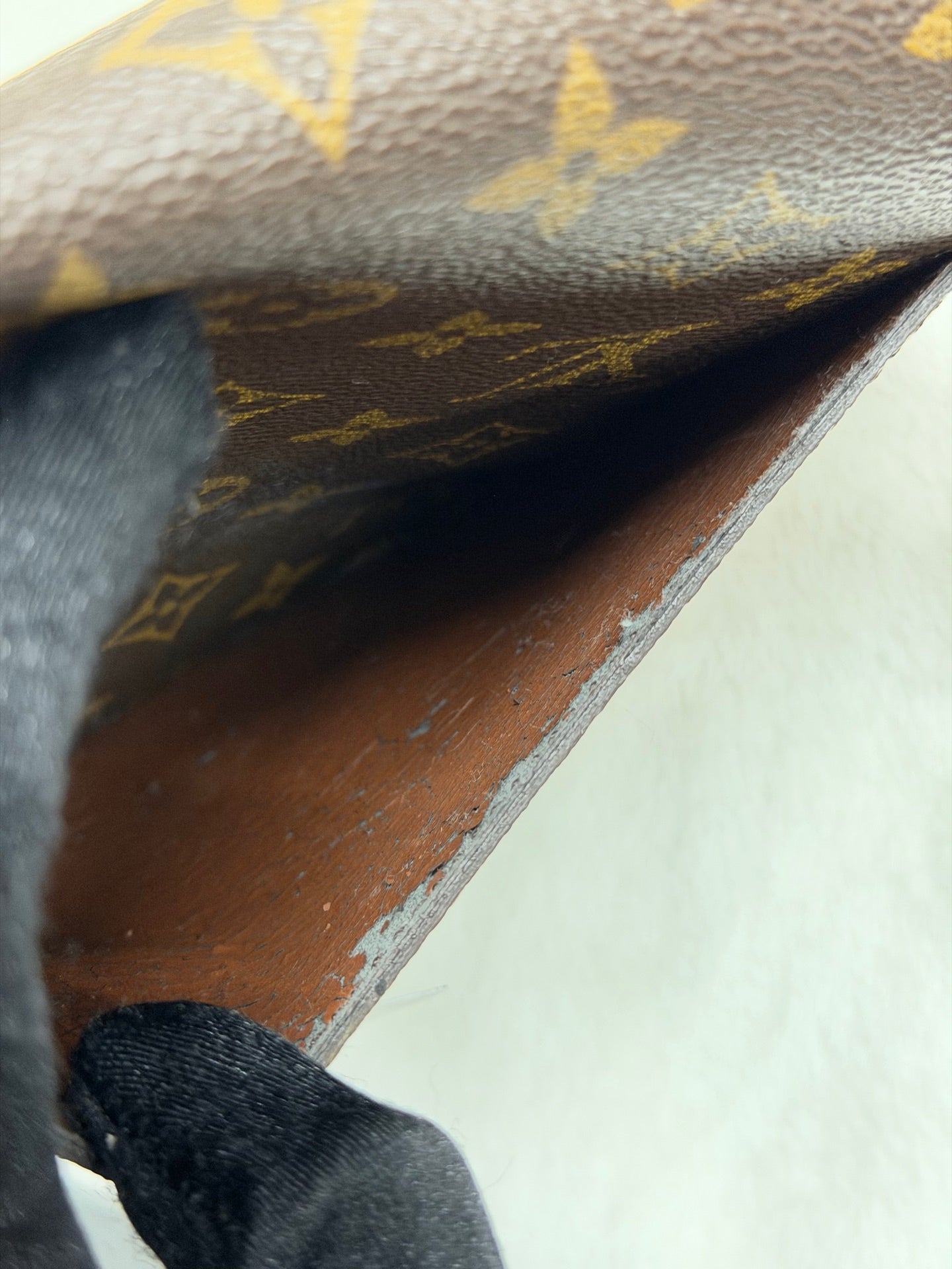 Louis Vuitton Monogram Horseshoe Buckle Saddle Bag