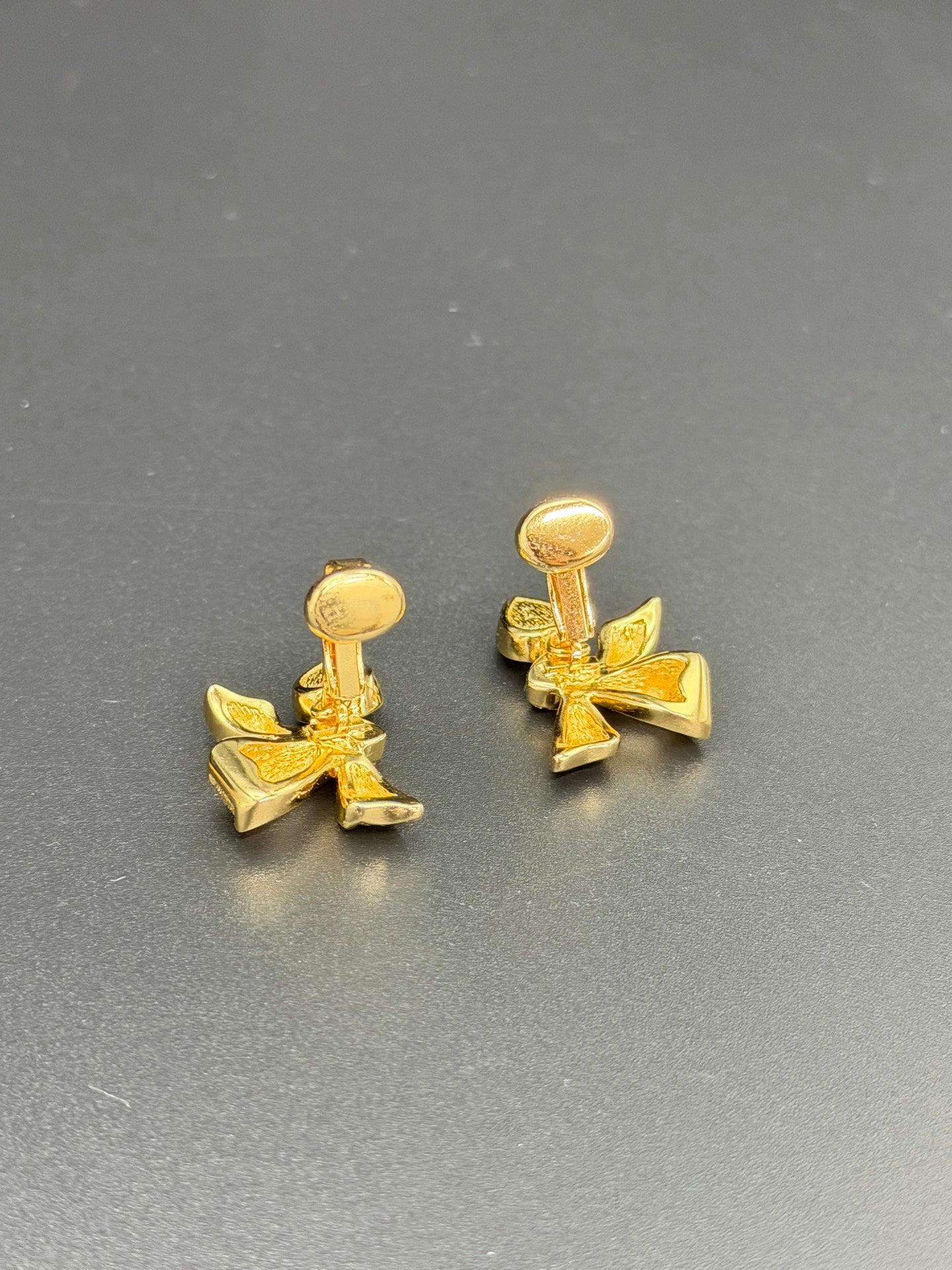 Christian Dior Ribbon Bow Heart Crystal Rhinestone Dangle Clip On Earrings