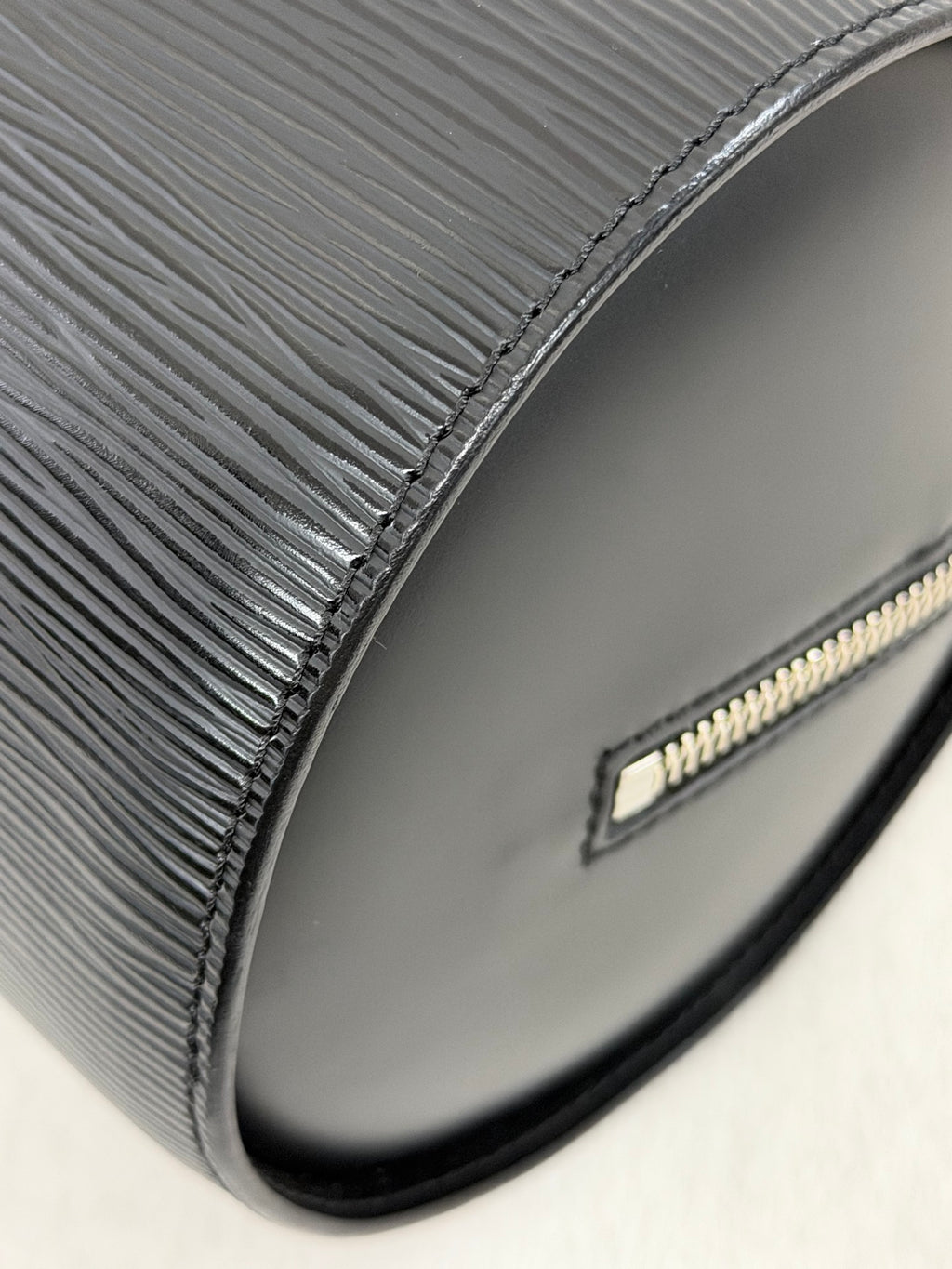 Louis Vuitton Soufflot Epi Handbag  Black Leather LV logo Engraved
