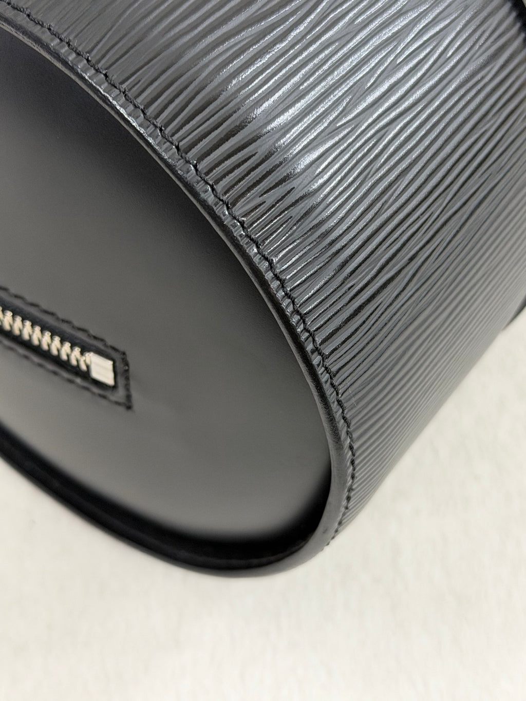Louis Vuitton Soufflot Epi Handbag  Black Leather LV logo Engraved