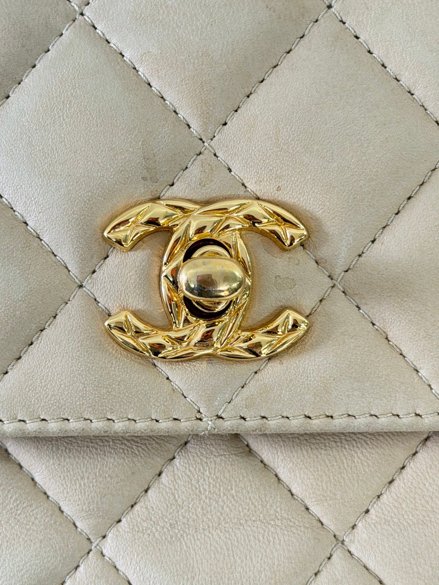 CHANEL Vintage Beige Lambskin Quilted Camera Bag