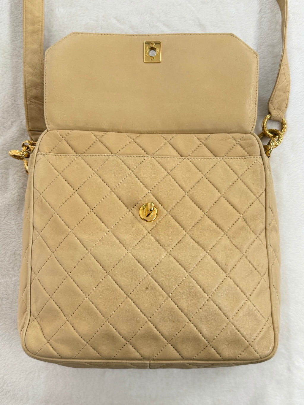 CHANEL Vintage Beige Lambskin Quilted Camera Bag