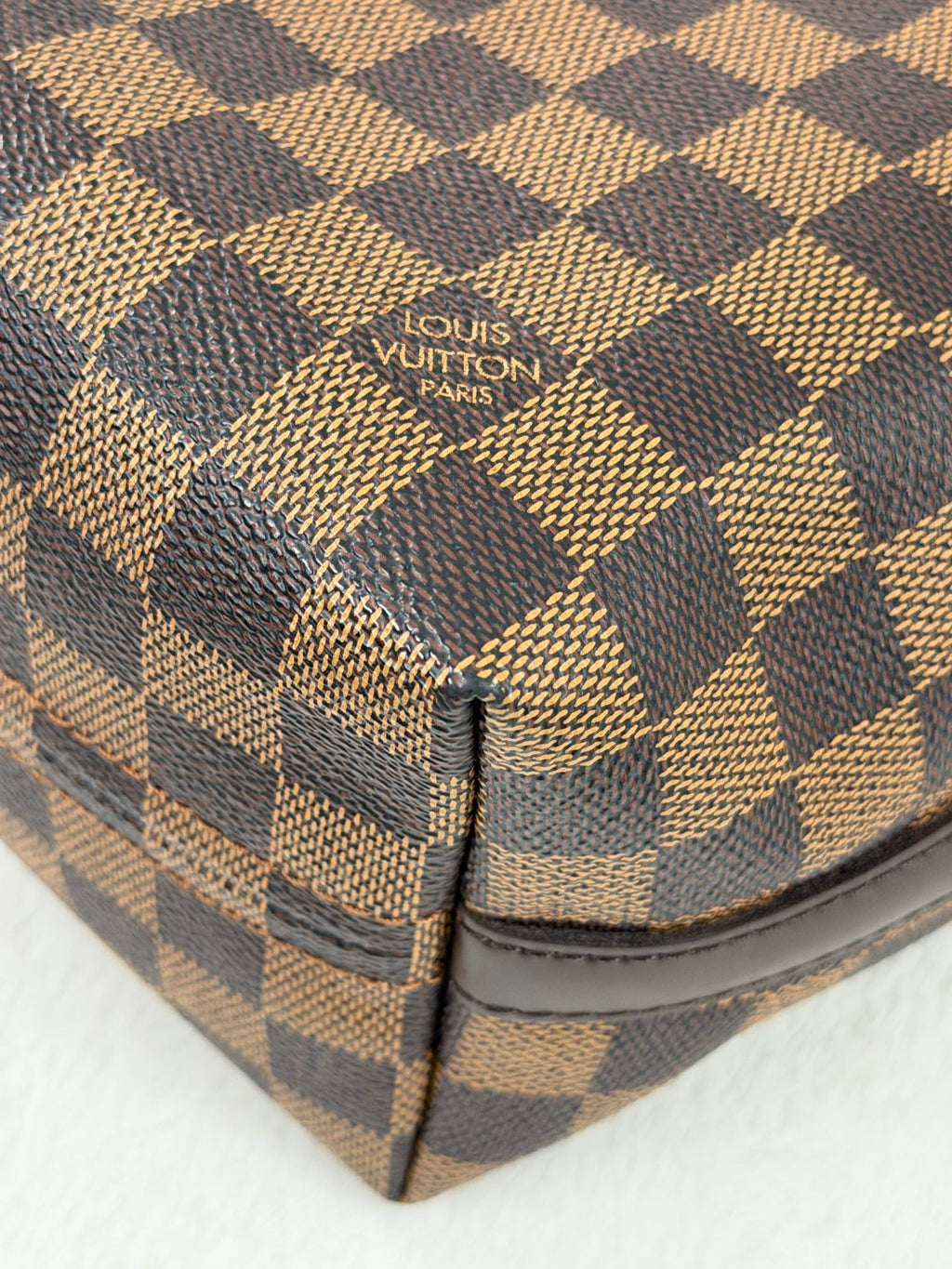 Louis Vuitton Damier Ebene Illovo