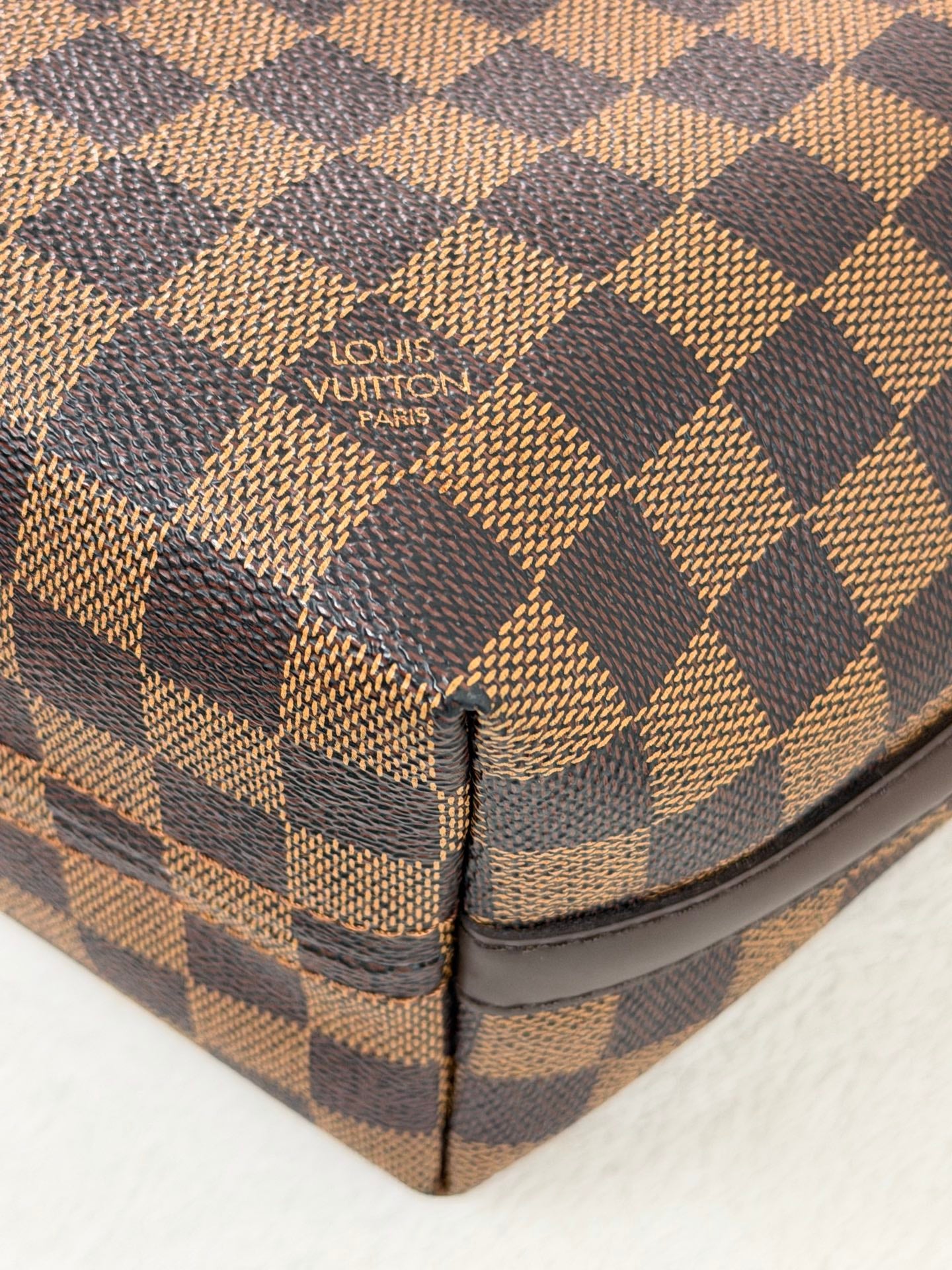 Louis Vuitton Damier Ebene Illovo