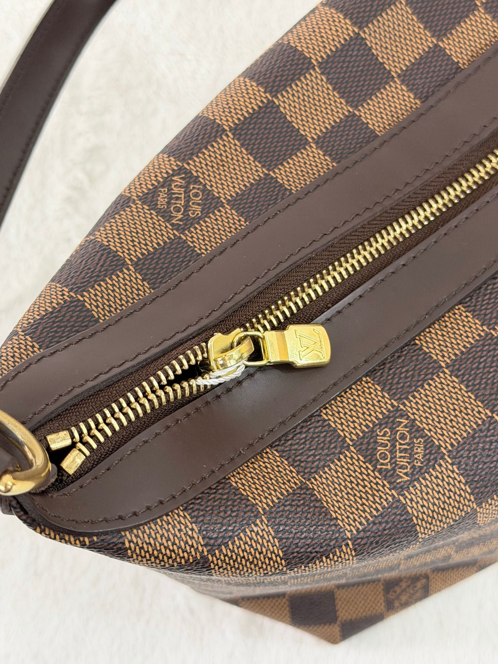 Louis Vuitton Damier Ebene Illovo