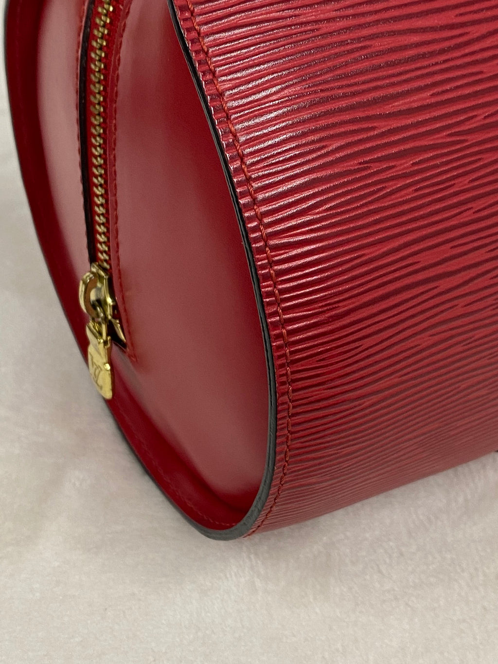 Louis Vuitton Soufflot Epi Handbag  Red Leather LV logo Engraved