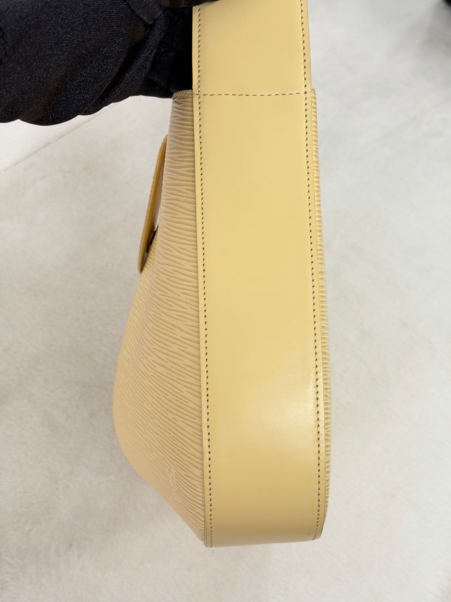 Louis Vuitton Epi Reverie