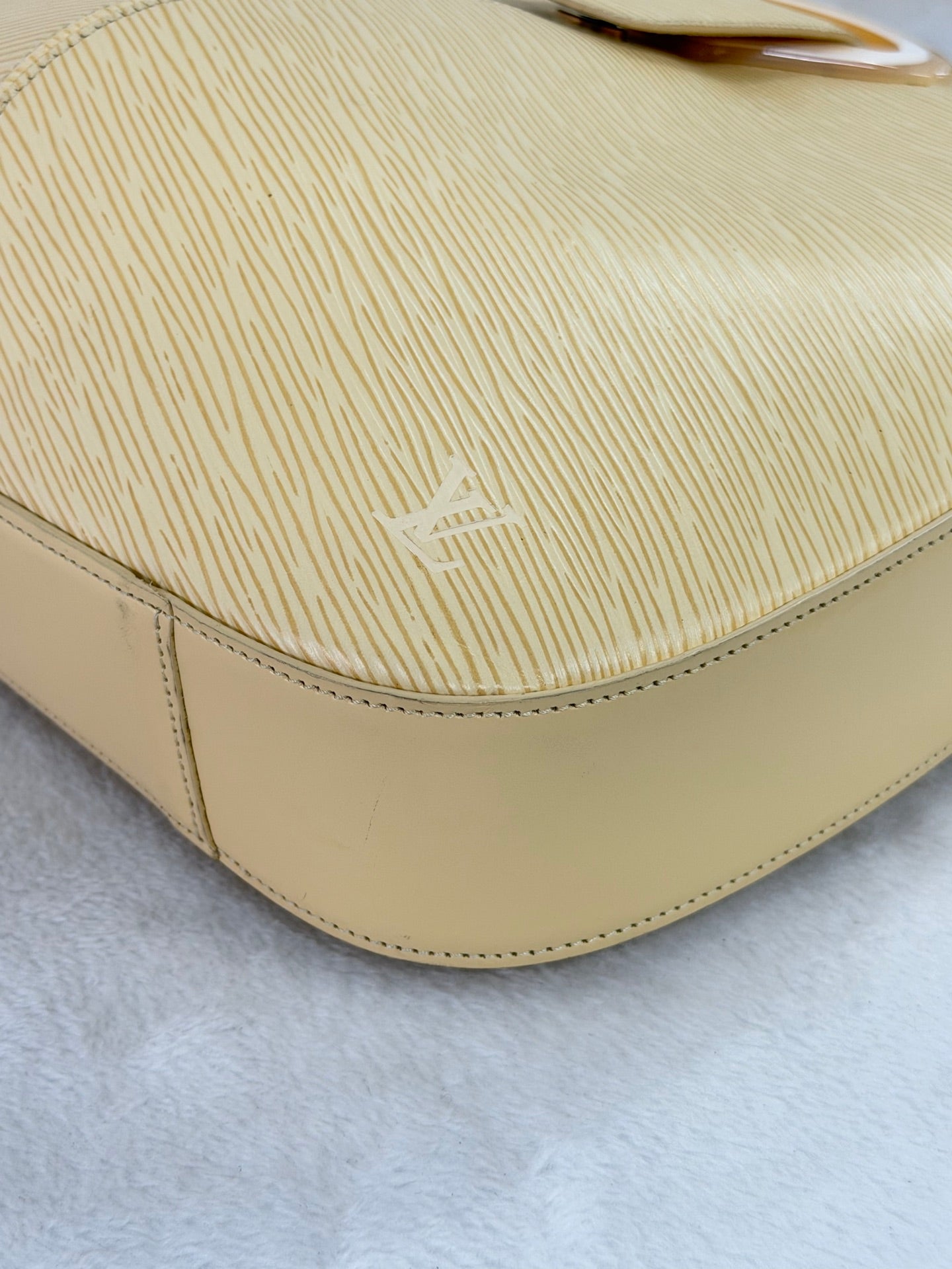 Louis Vuitton Epi Reverie