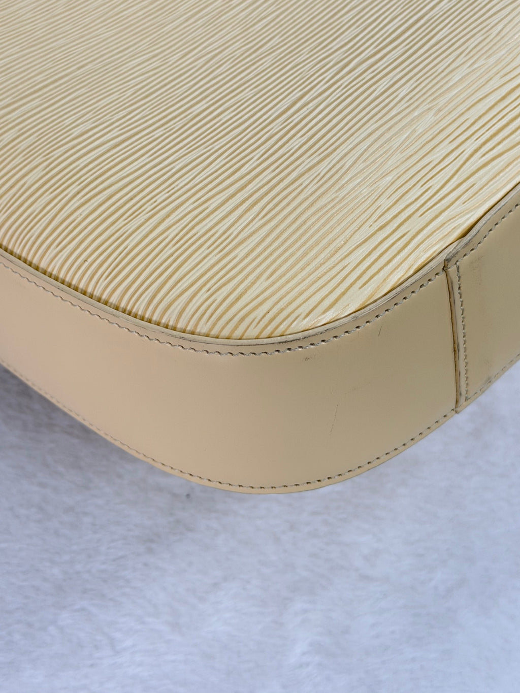 Louis Vuitton Epi Reverie