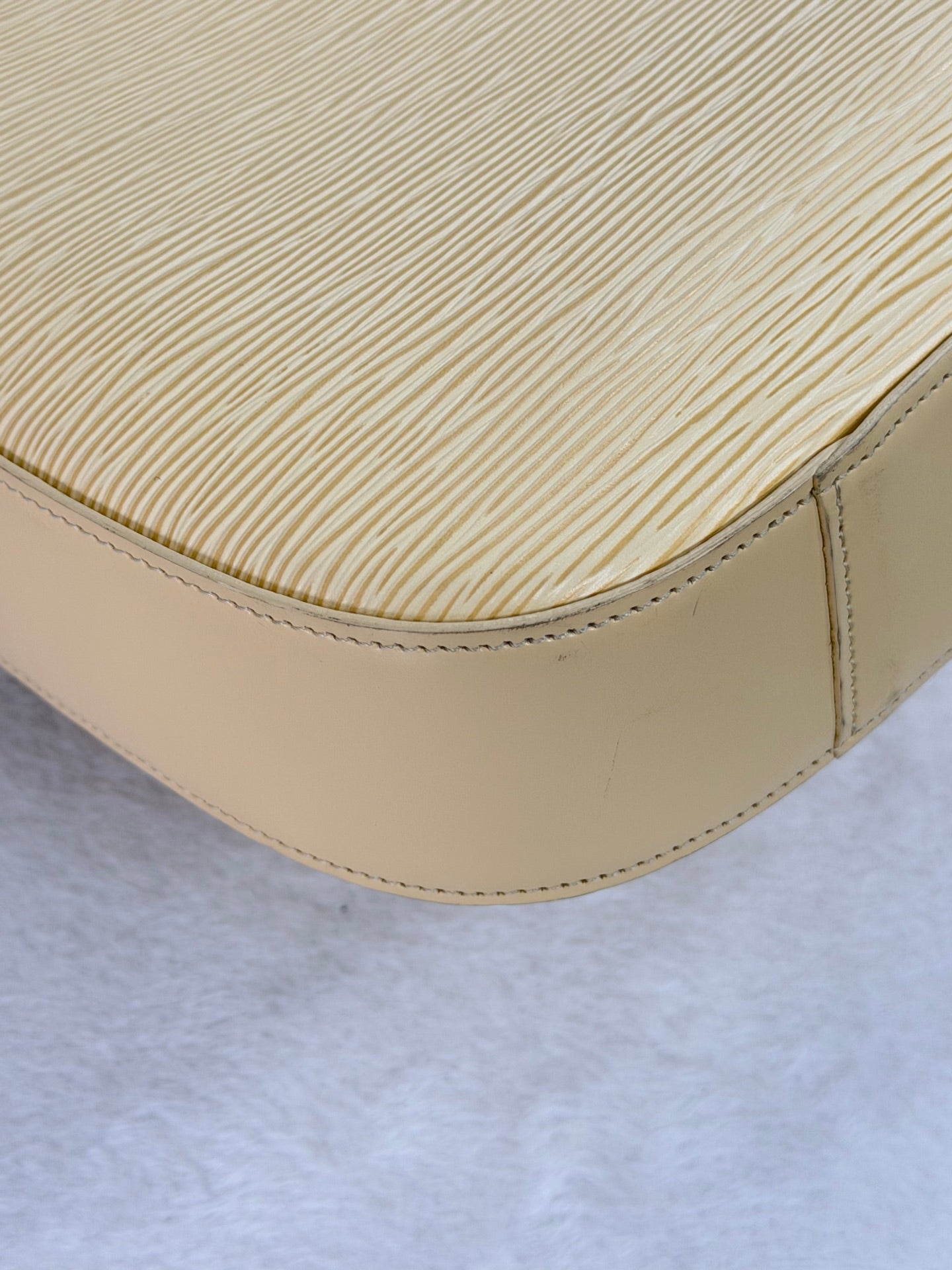 Louis Vuitton Epi Reverie