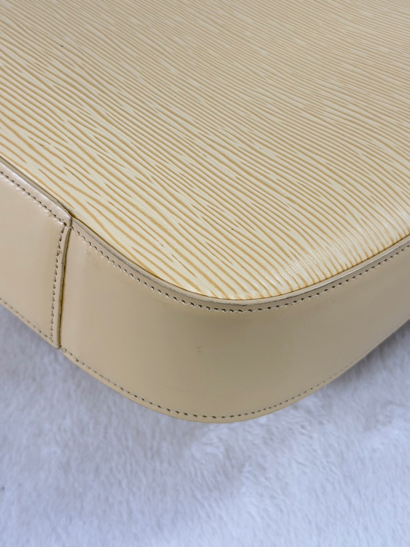 Louis Vuitton Epi Reverie