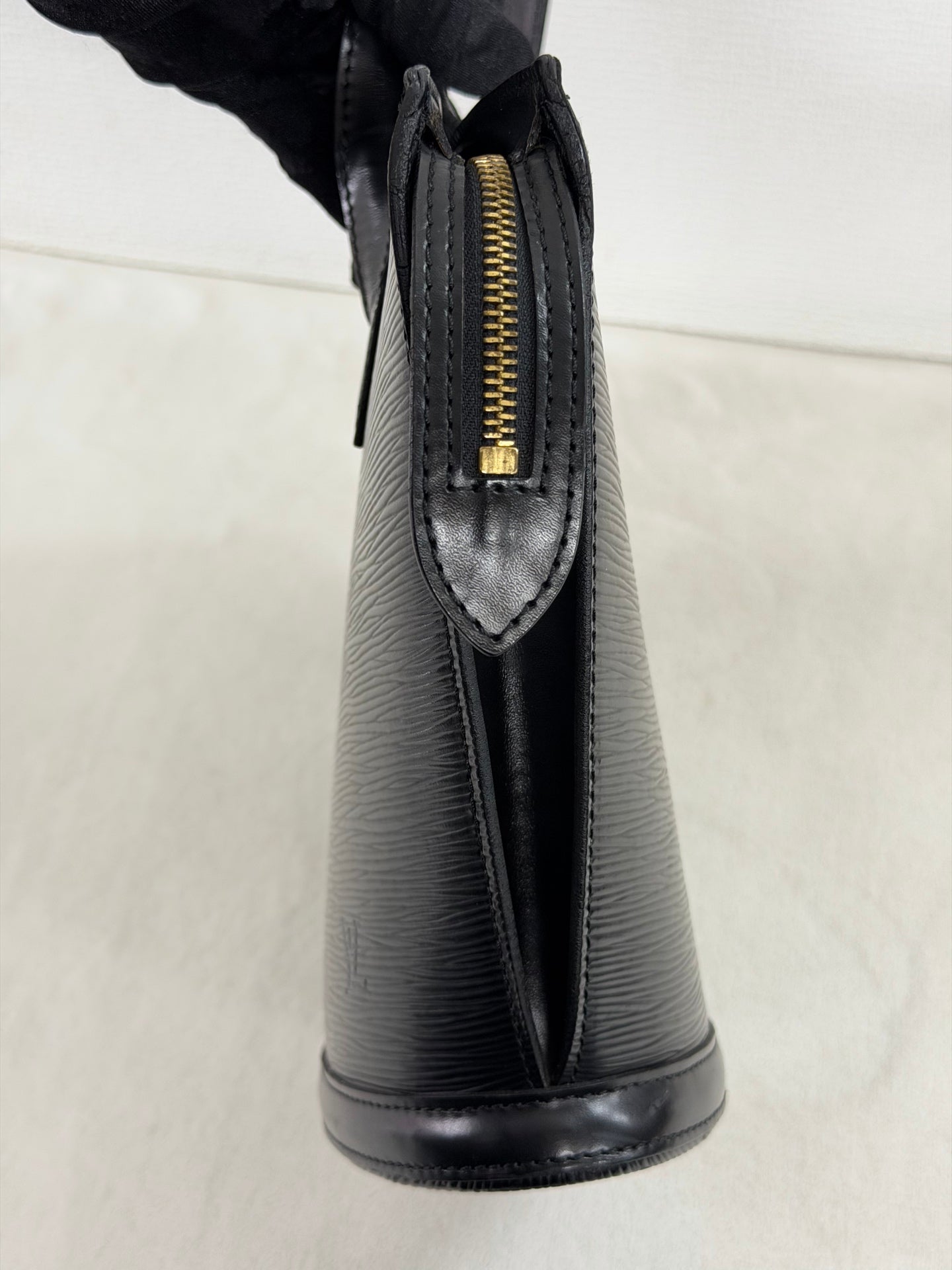 Louis Vuitton Epi Saint Jacques Black