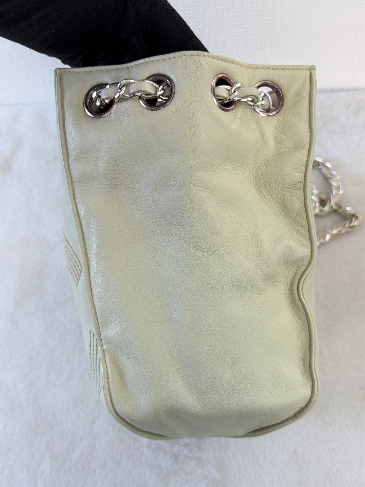 Chanel CC Caviar Skin Chain Shoulder Bag with Pouch