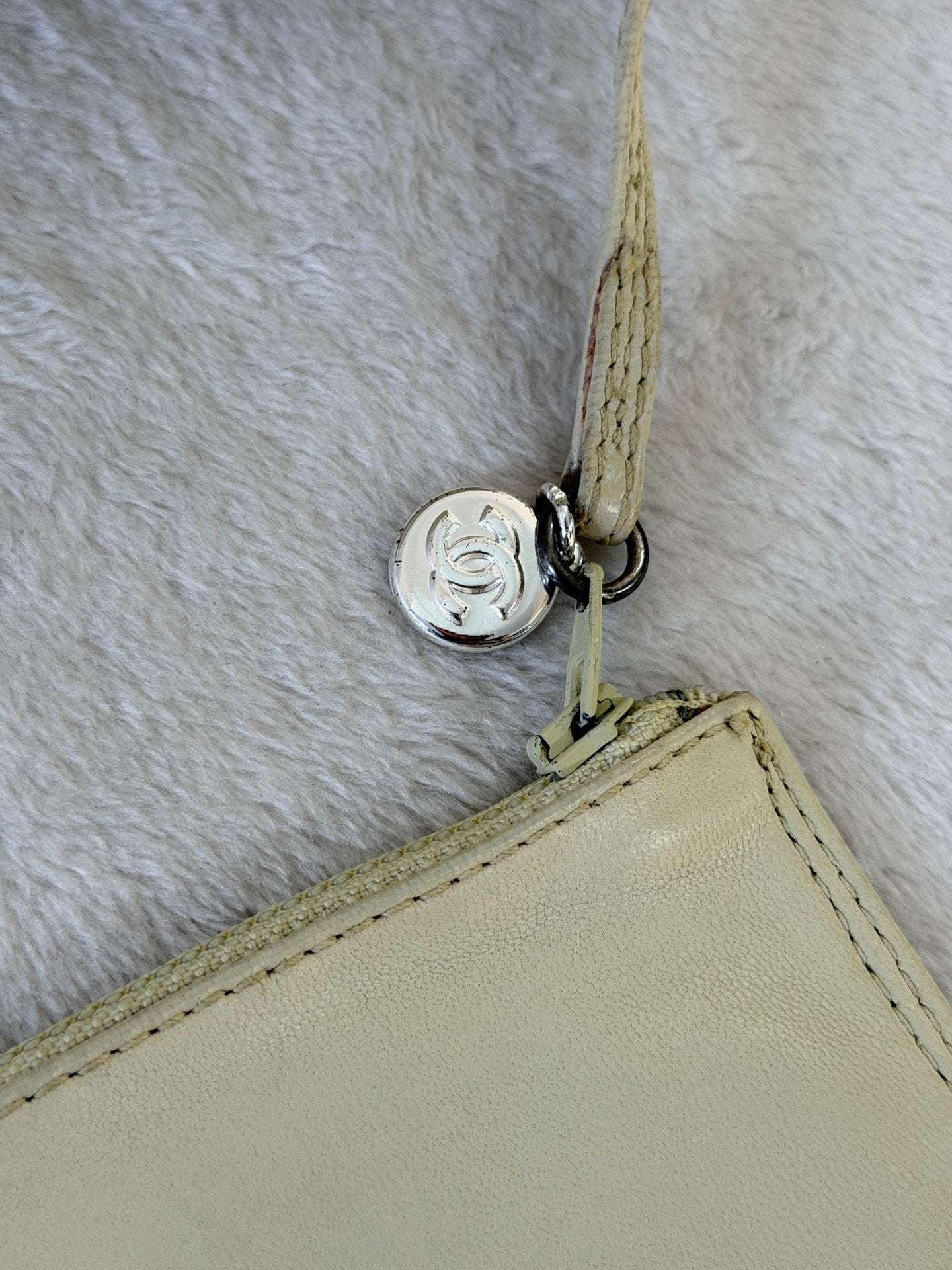 Chanel CC Caviar Skin Chain Shoulder Bag with Pouch